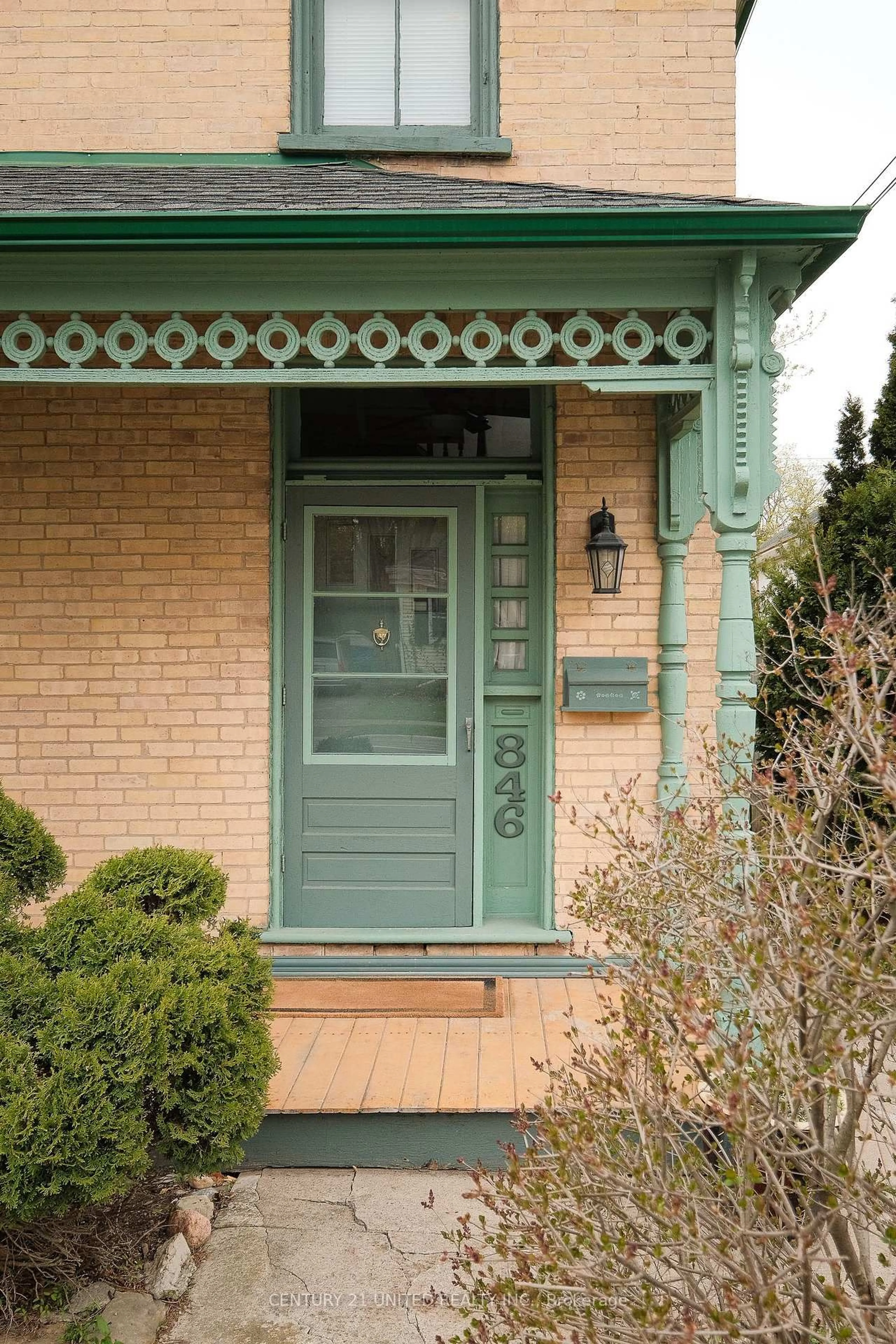 Home with brick exterior material, street for 846 George St, Peterborough Ontario K9H 3T7