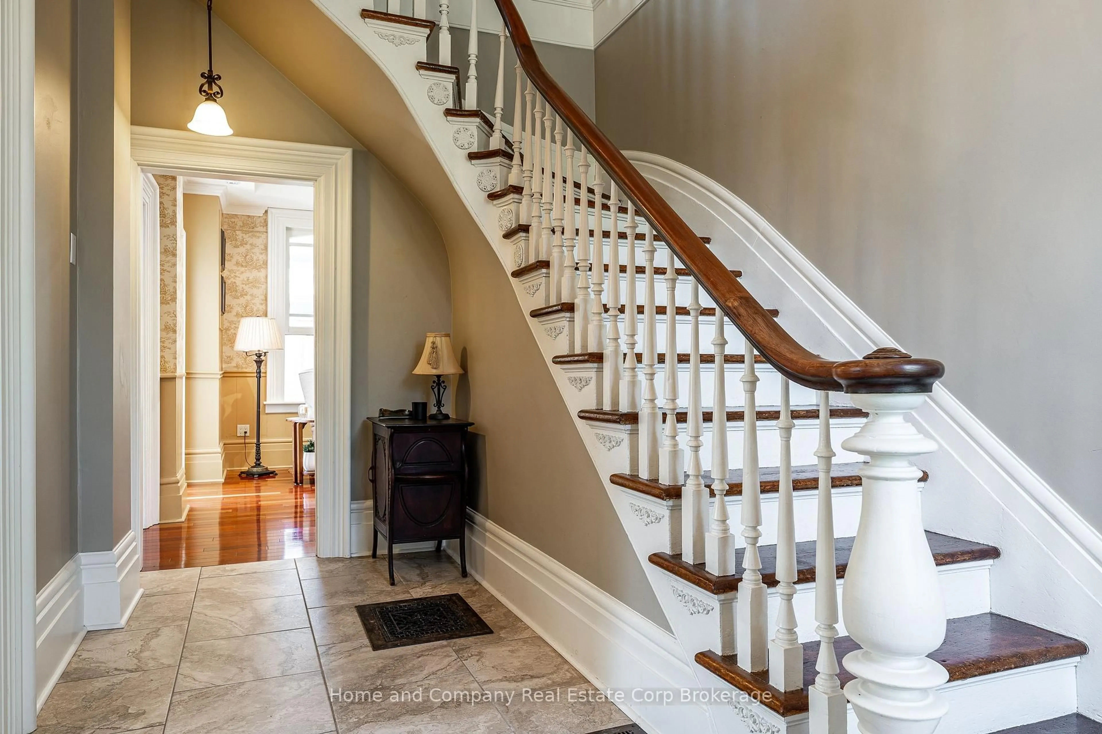 Unknown for 60 Shrewsbury St, Stratford Ontario N5A 2V6