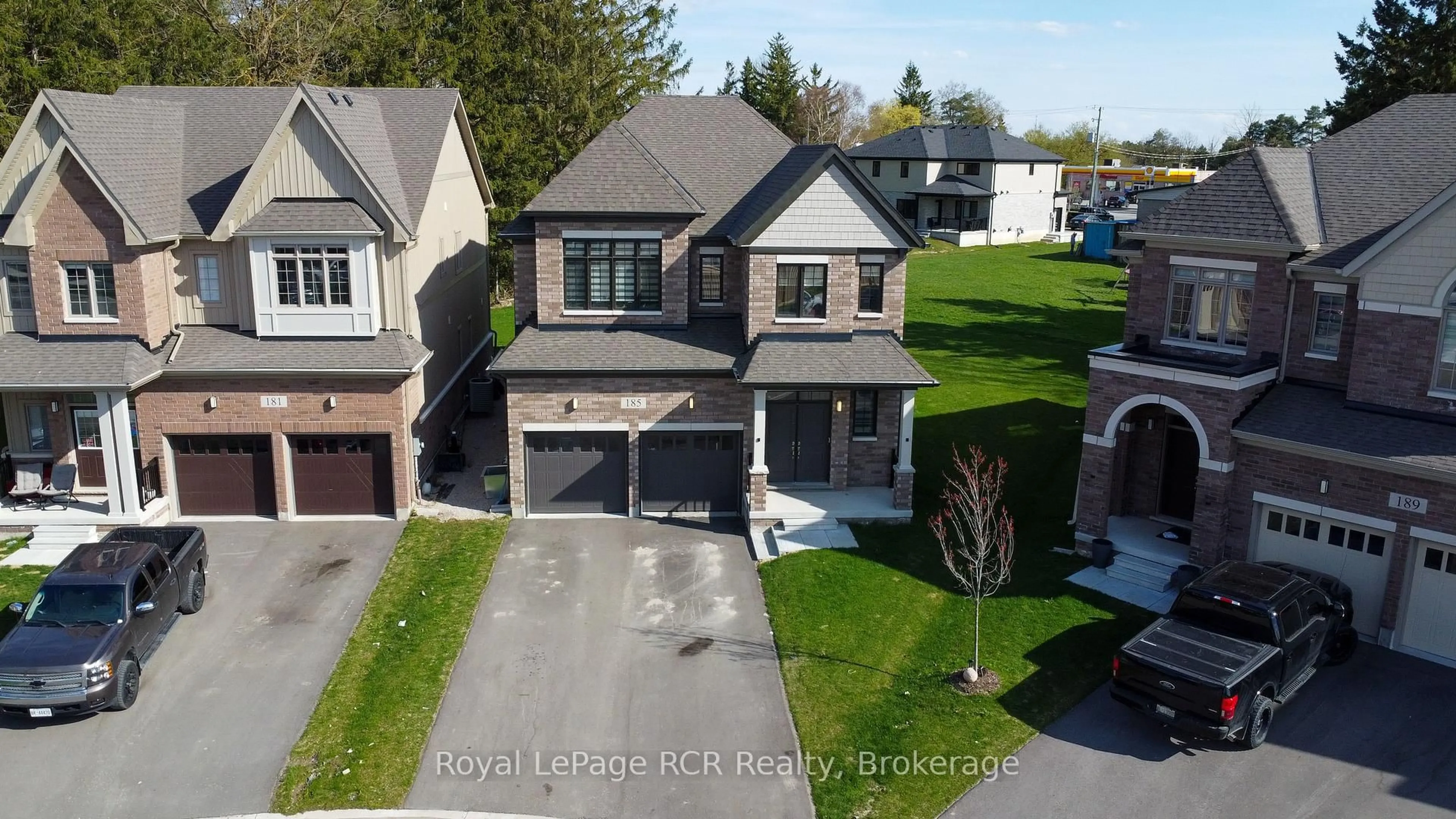 A pic from outside/outdoor area/front of a property/back of a property/a pic from drone, street for 185 Dingman St, Wellington North Ontario N0G 1A0