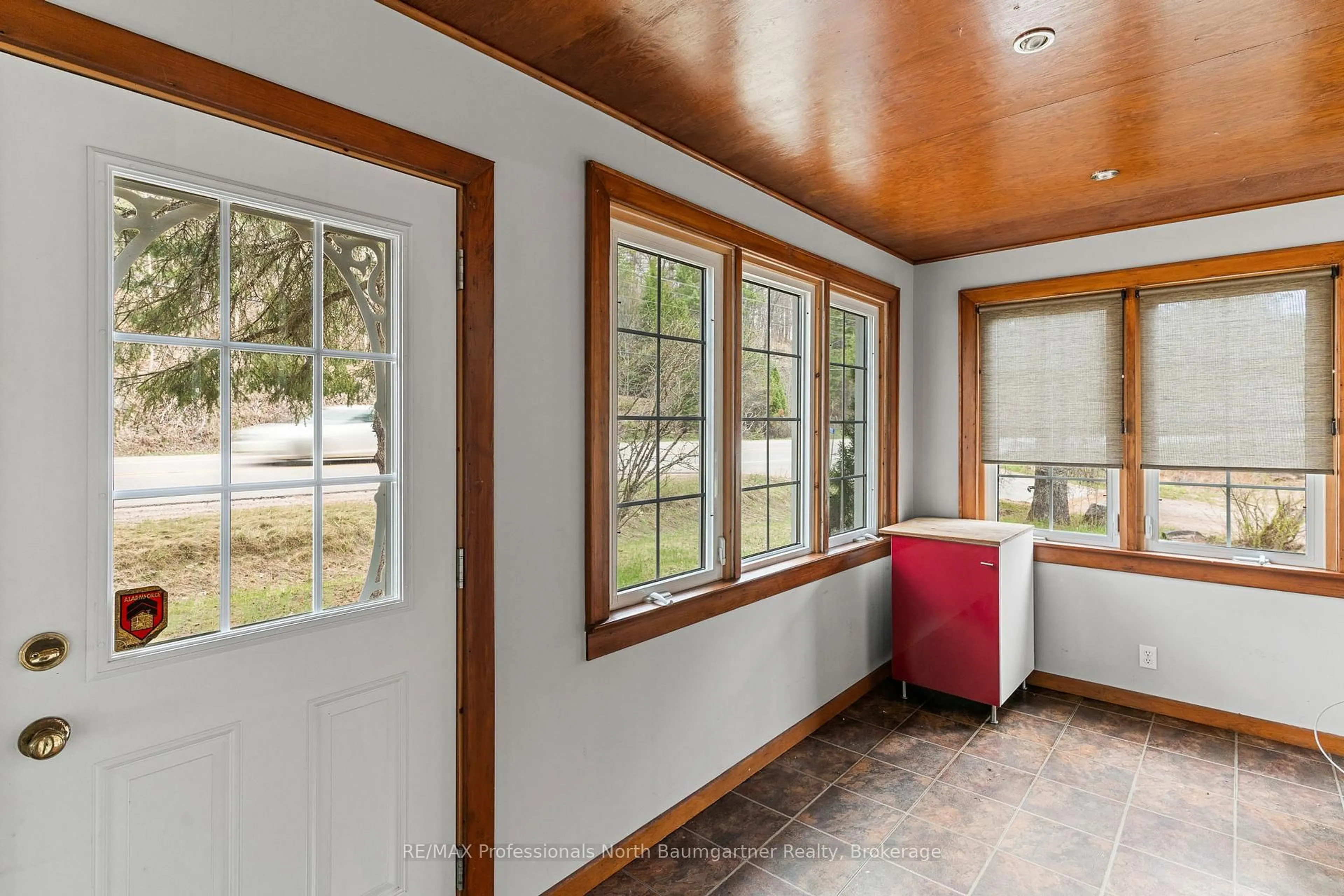 Indoor entryway for 10752 County Road 503, Highlands East Ontario K0M 1R0