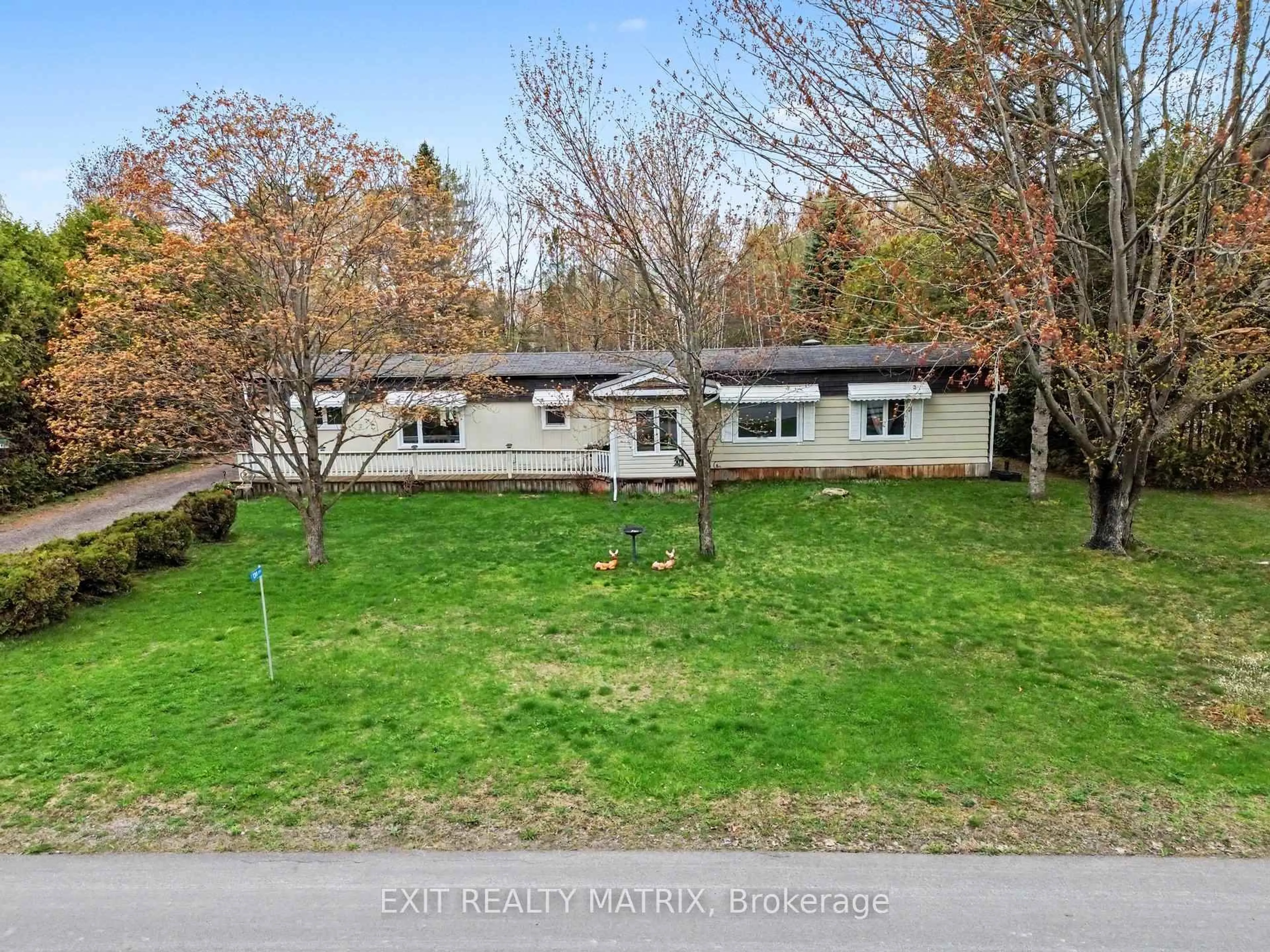 A pic from outside/outdoor area/front of a property/back of a property/a pic from drone, street for 5620 Rockdale Rd #124, Vars Ontario K0A 3H0