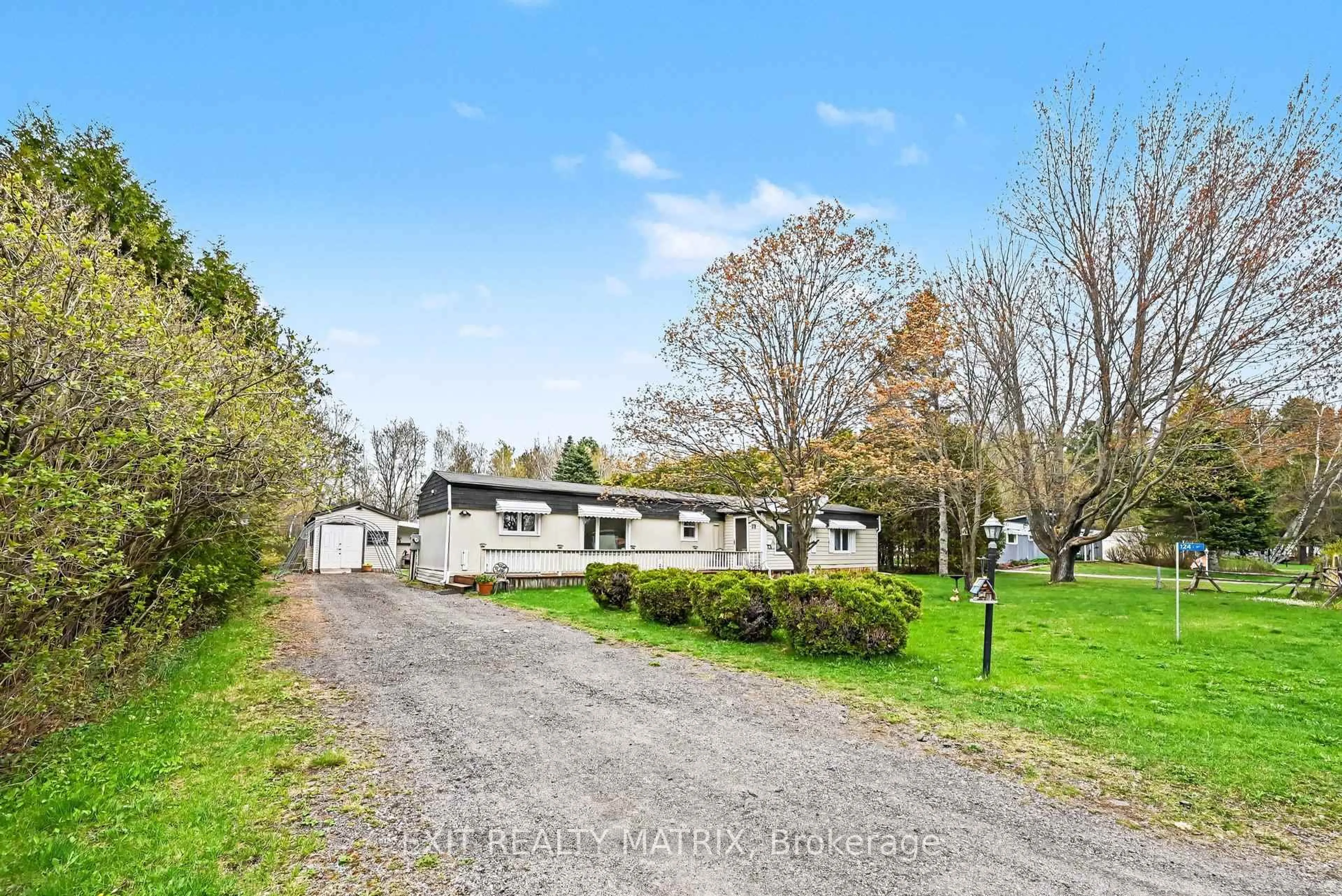 A pic from outside/outdoor area/front of a property/back of a property/a pic from drone, unknown for 5620 Rockdale Rd #124, Vars Ontario K0A 3H0