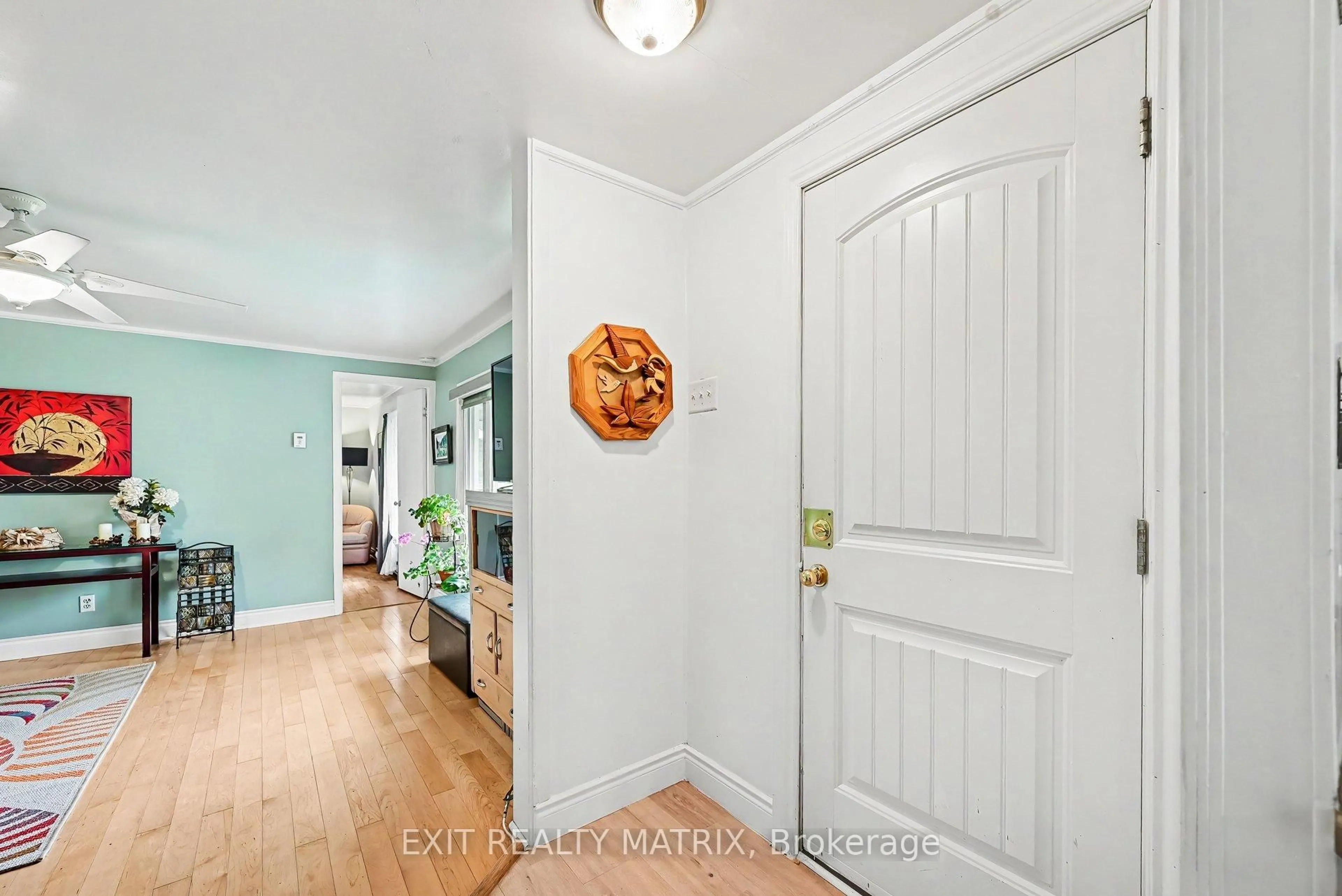 Indoor entryway for 5620 Rockdale Rd #124, Vars Ontario K0A 3H0