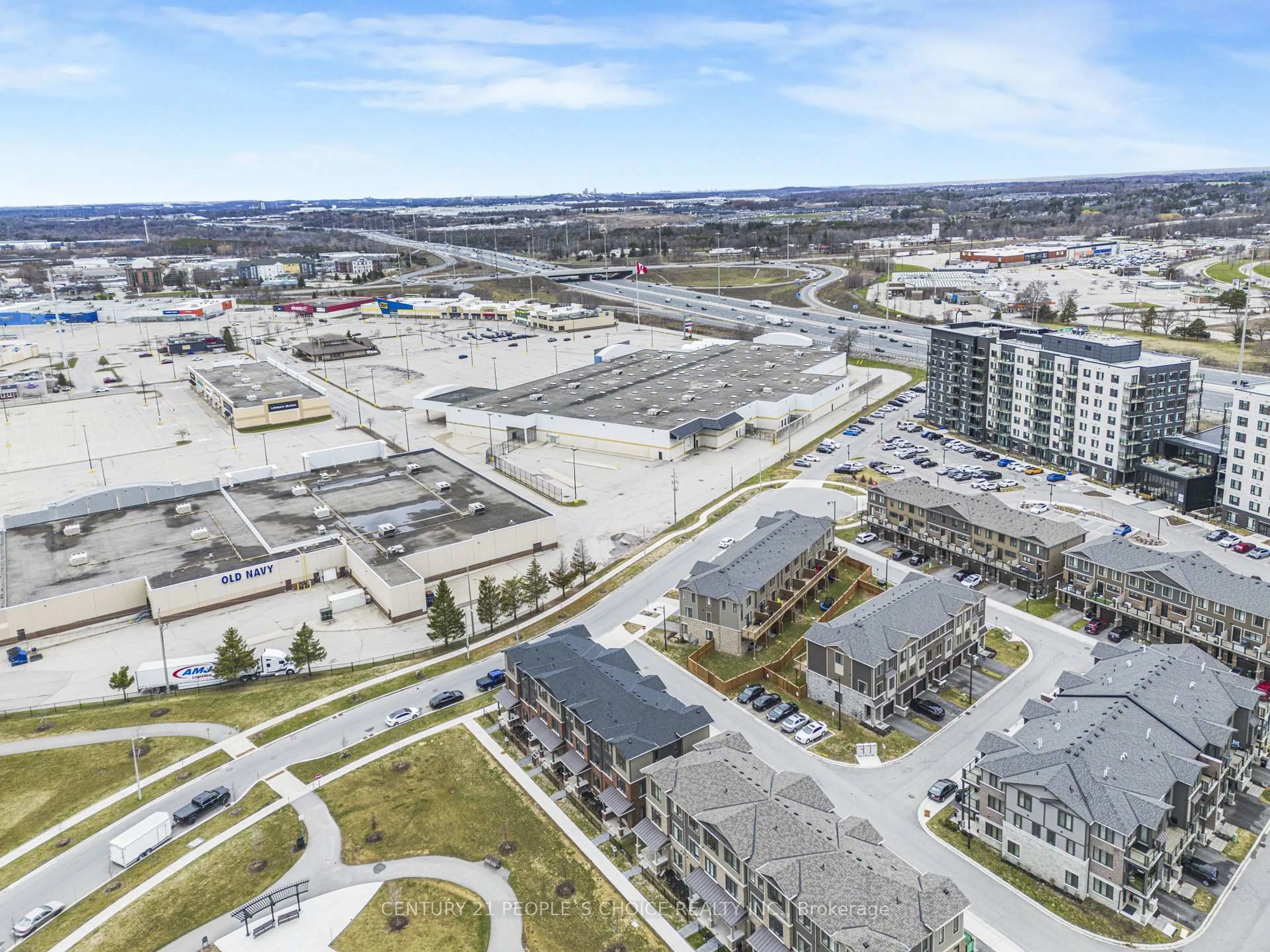 A pic from outside/outdoor area/front of a property/back of a property/a pic from drone, street for 10 Birmingham Dr #25, Cambridge Ontario N1R 0C5