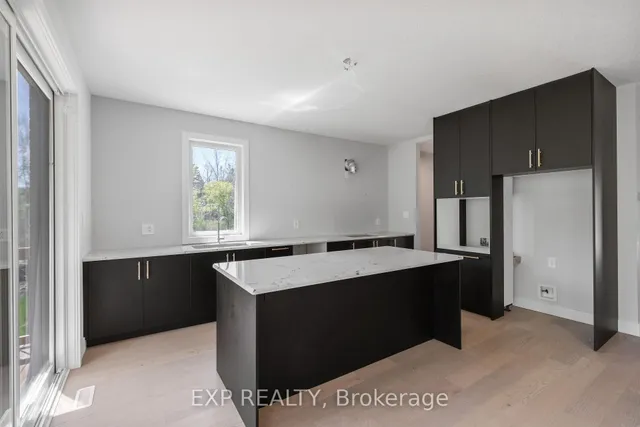 204 Merritt Crt, North Middlesex 2
