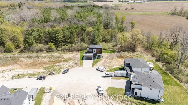 204 Merritt Crt, North Middlesex 4