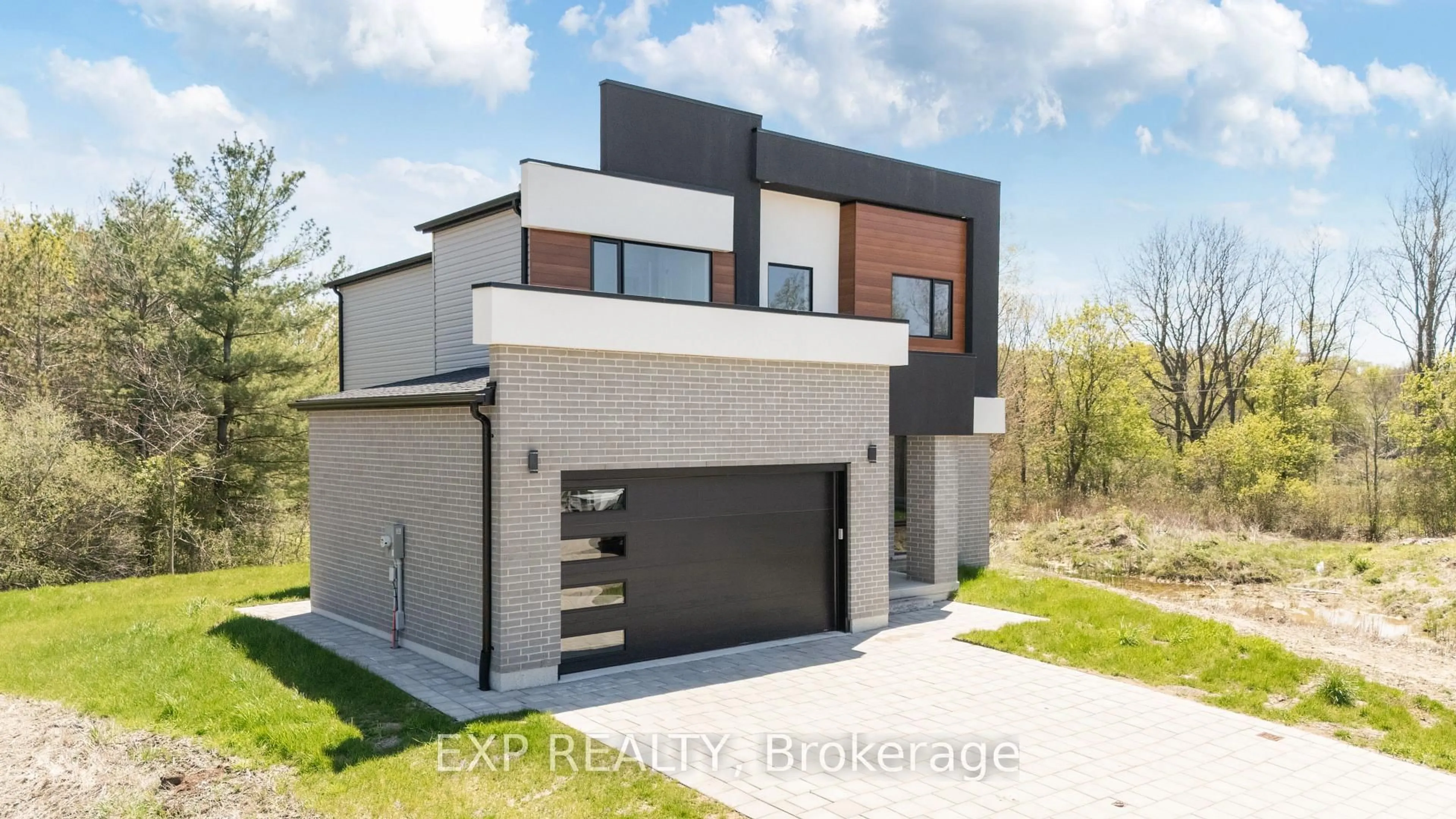 Home with brick exterior material, street for 204 Merritt Crt, North Middlesex Ontario N0M 2K0