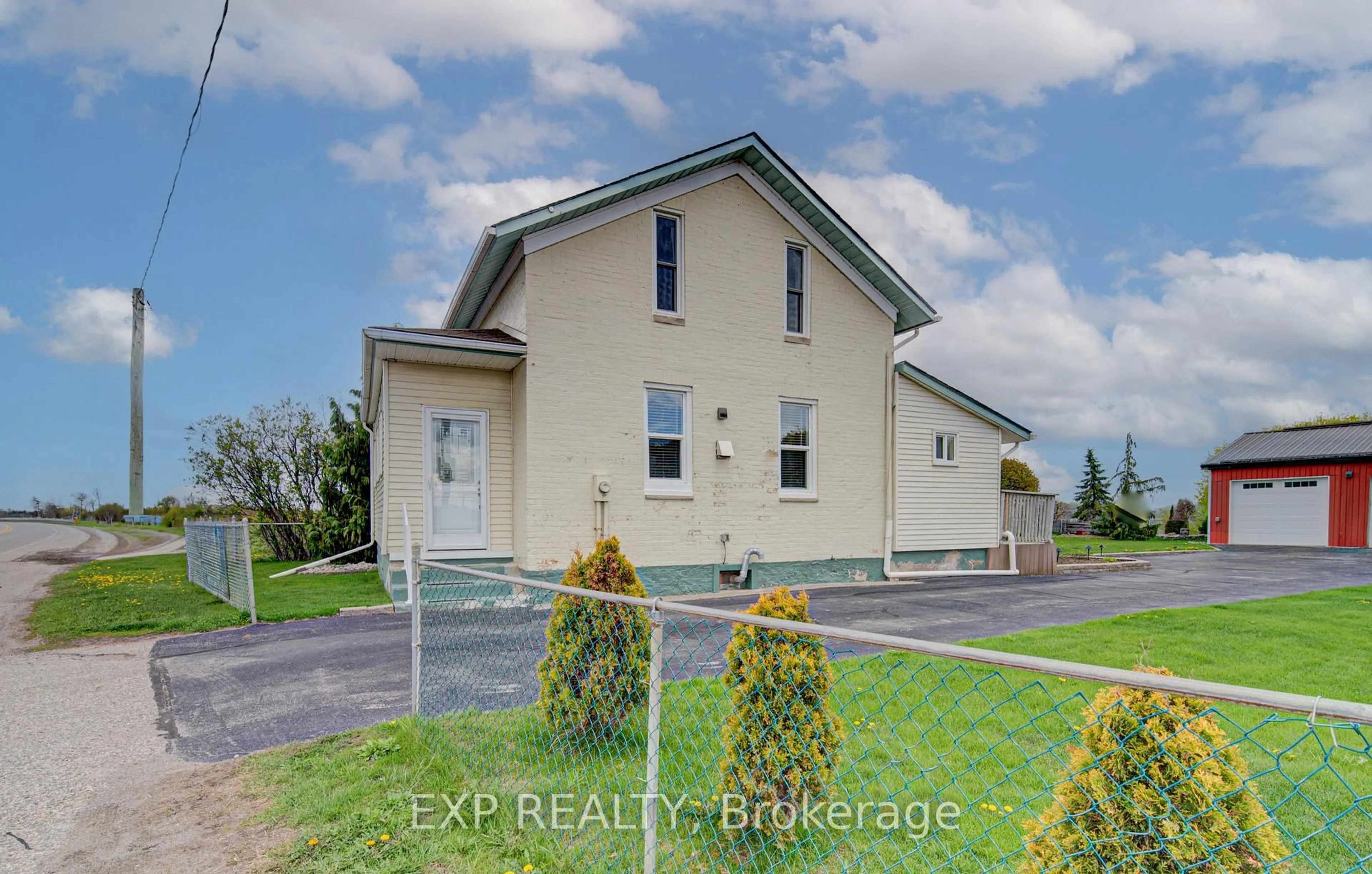 A pic from outside/outdoor area/front of a property/back of a property/a pic from drone, building for 5014 Fountain St, Woolwich Ontario N0B 1M0