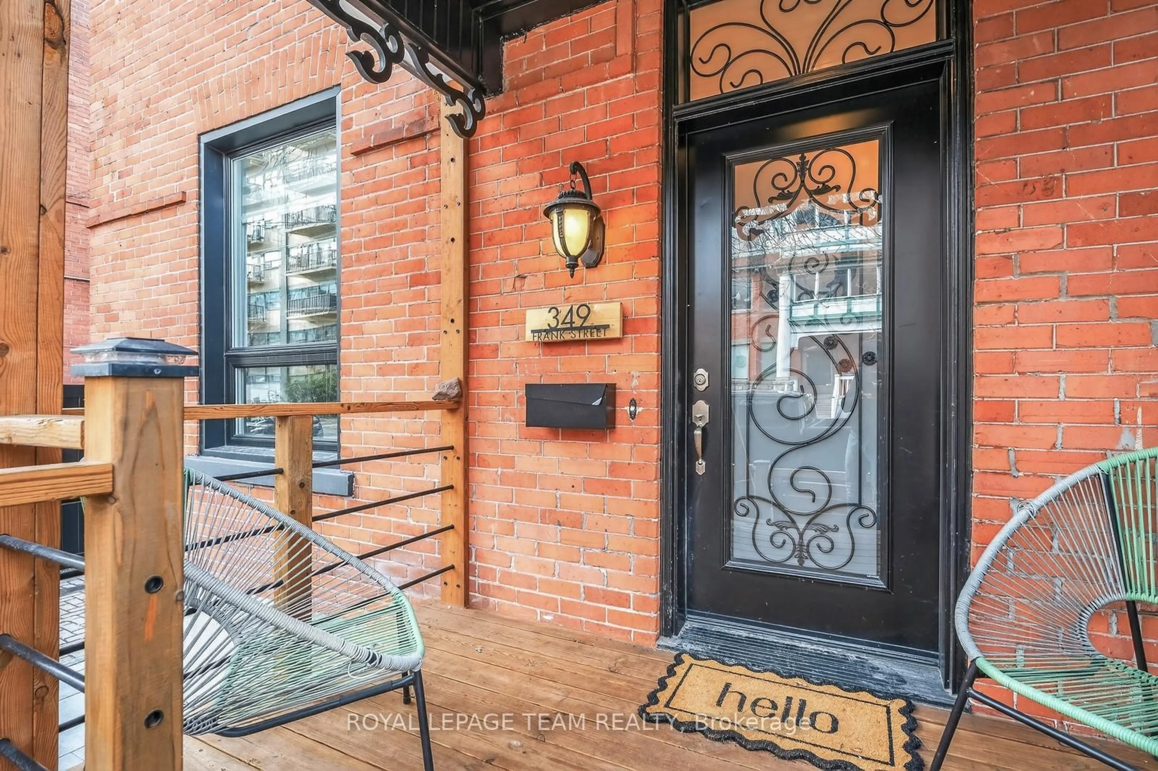 Patio, street for 349 Frank St, Ottawa Ontario K2P 0X9
