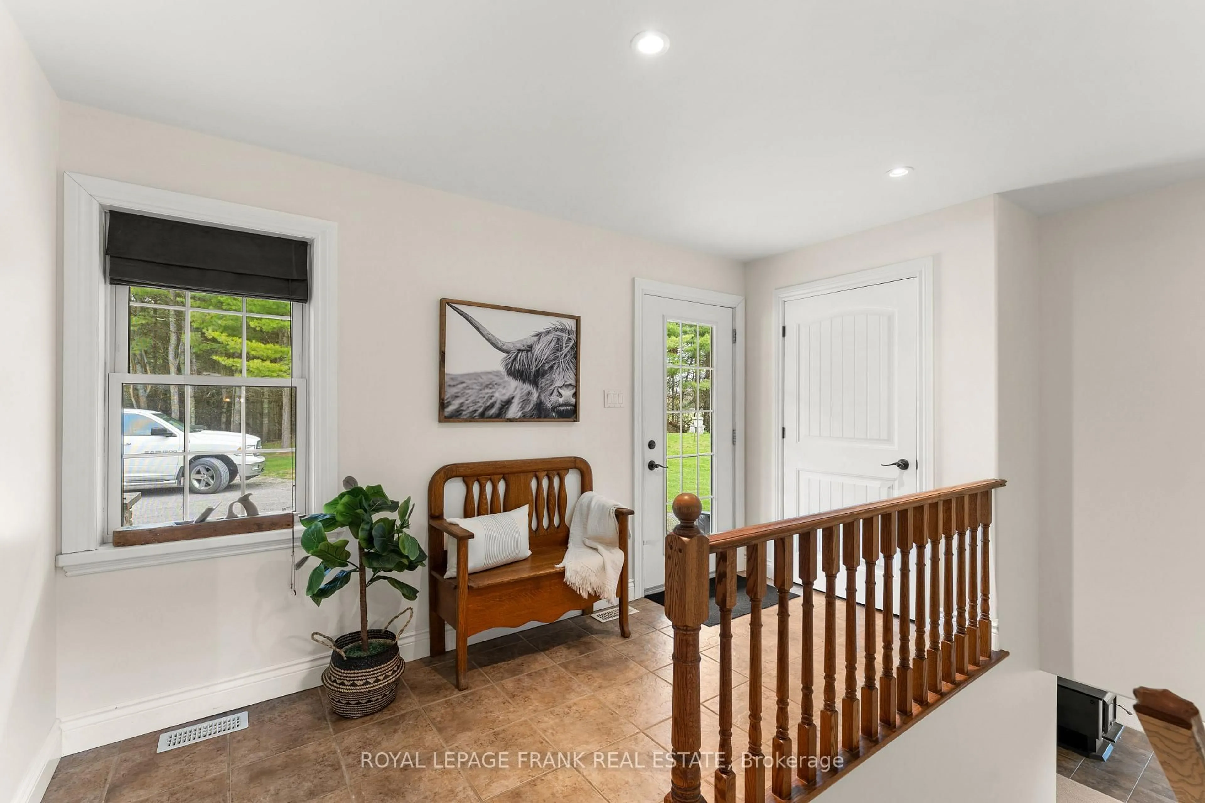 Indoor entryway for 382 Lakehurst Circle Rd, Trent Lakes Ontario K0L 1J0
