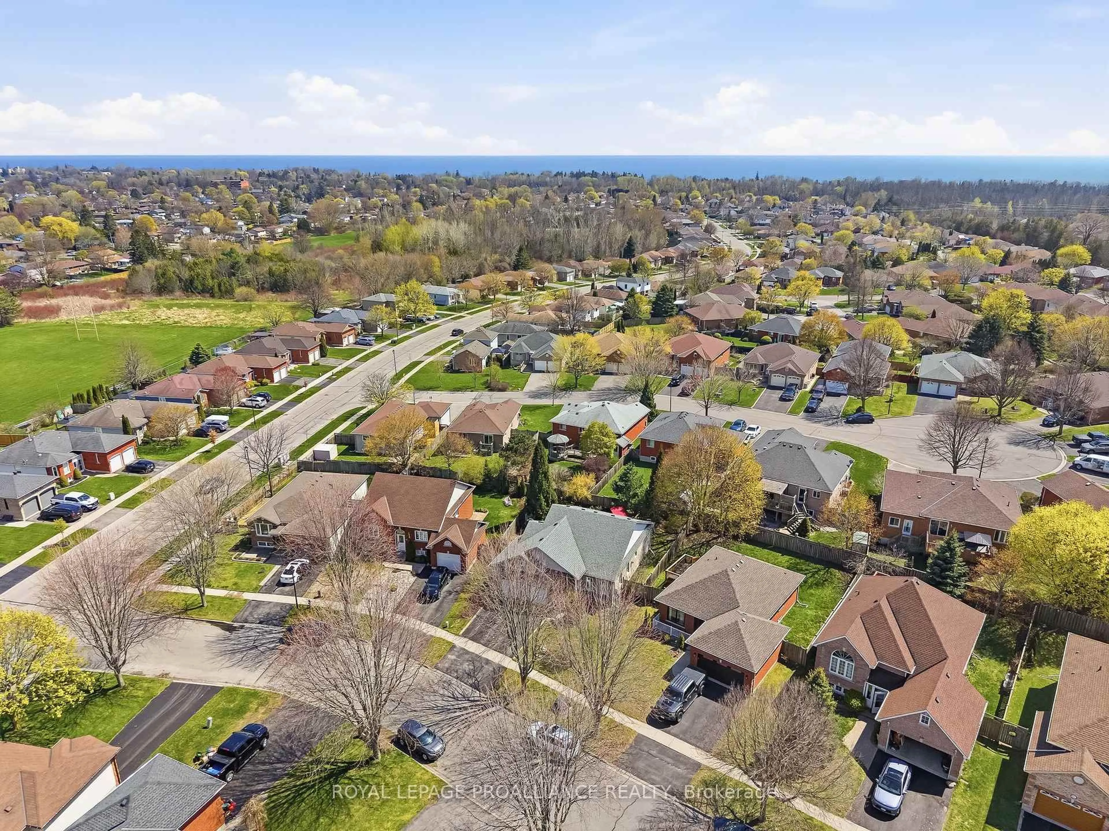 A pic from outside/outdoor area/front of a property/back of a property/a pic from drone, street for 854 Munson Cres, Cobourg Ontario K9A 5P2
