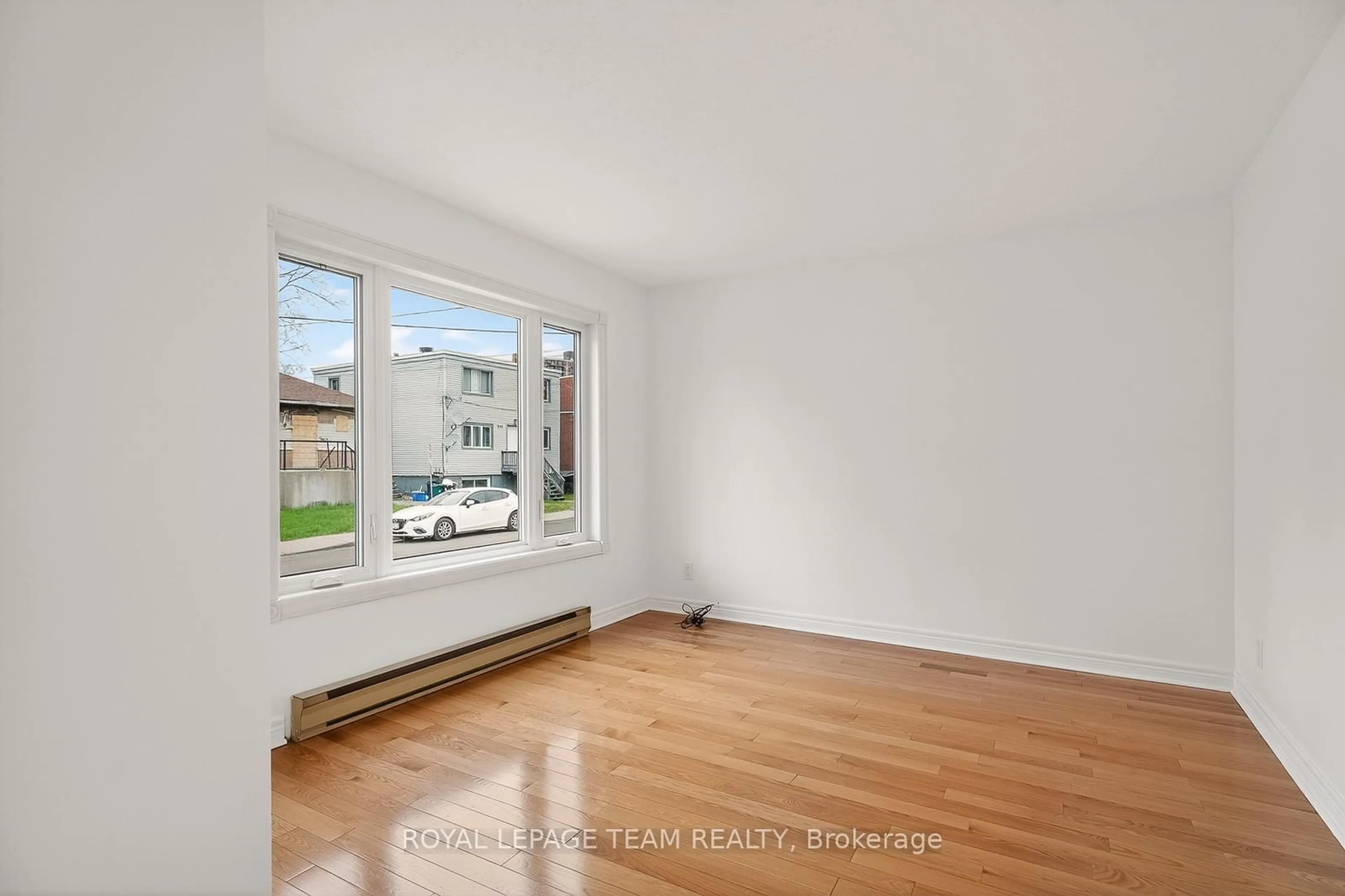 A pic of a room for 264 Ste Anne Ave, Ottawa Ontario K1L 7C4