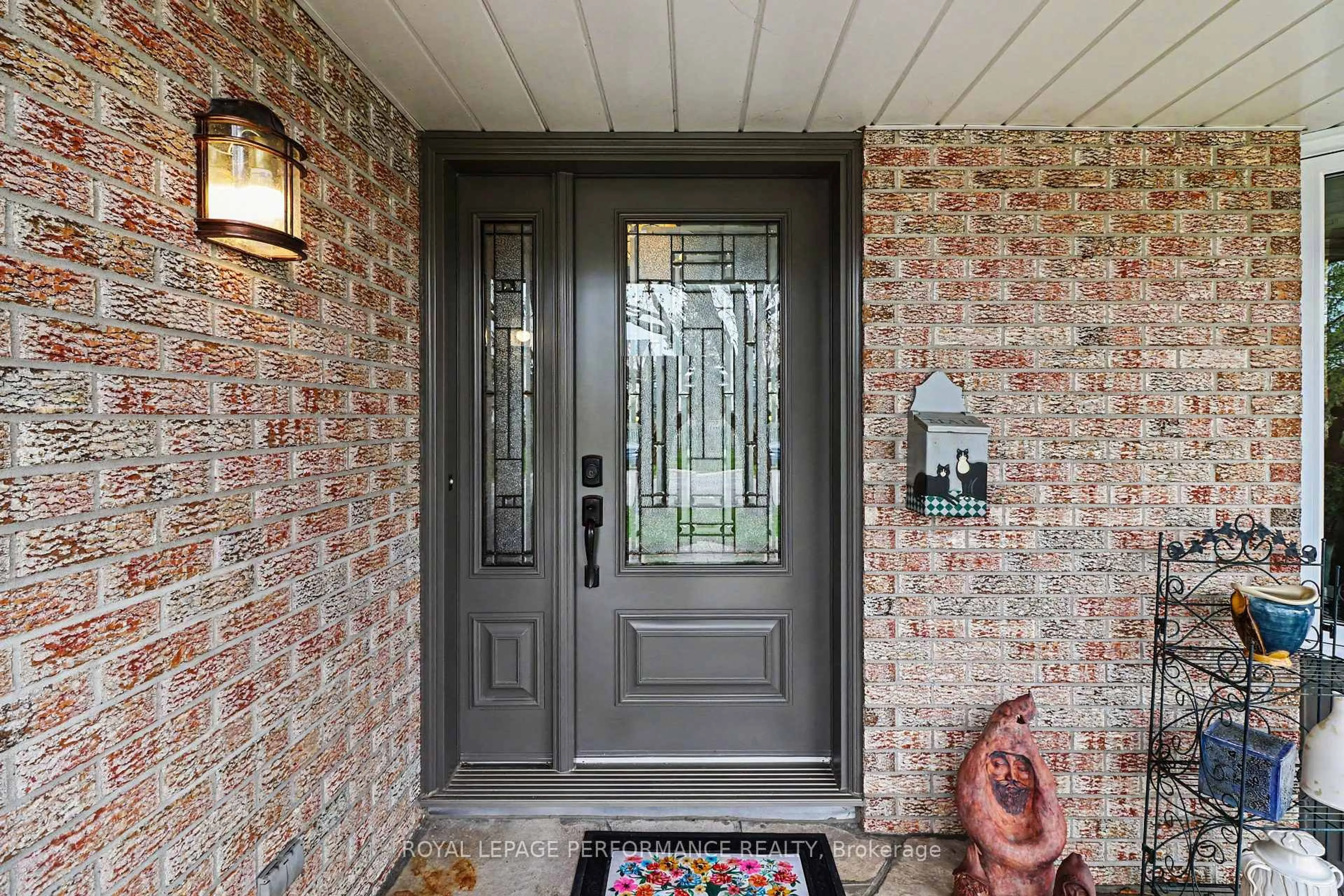 Indoor entryway for 1150 Sauterne Park, Ottawa Ontario K1C 2N8