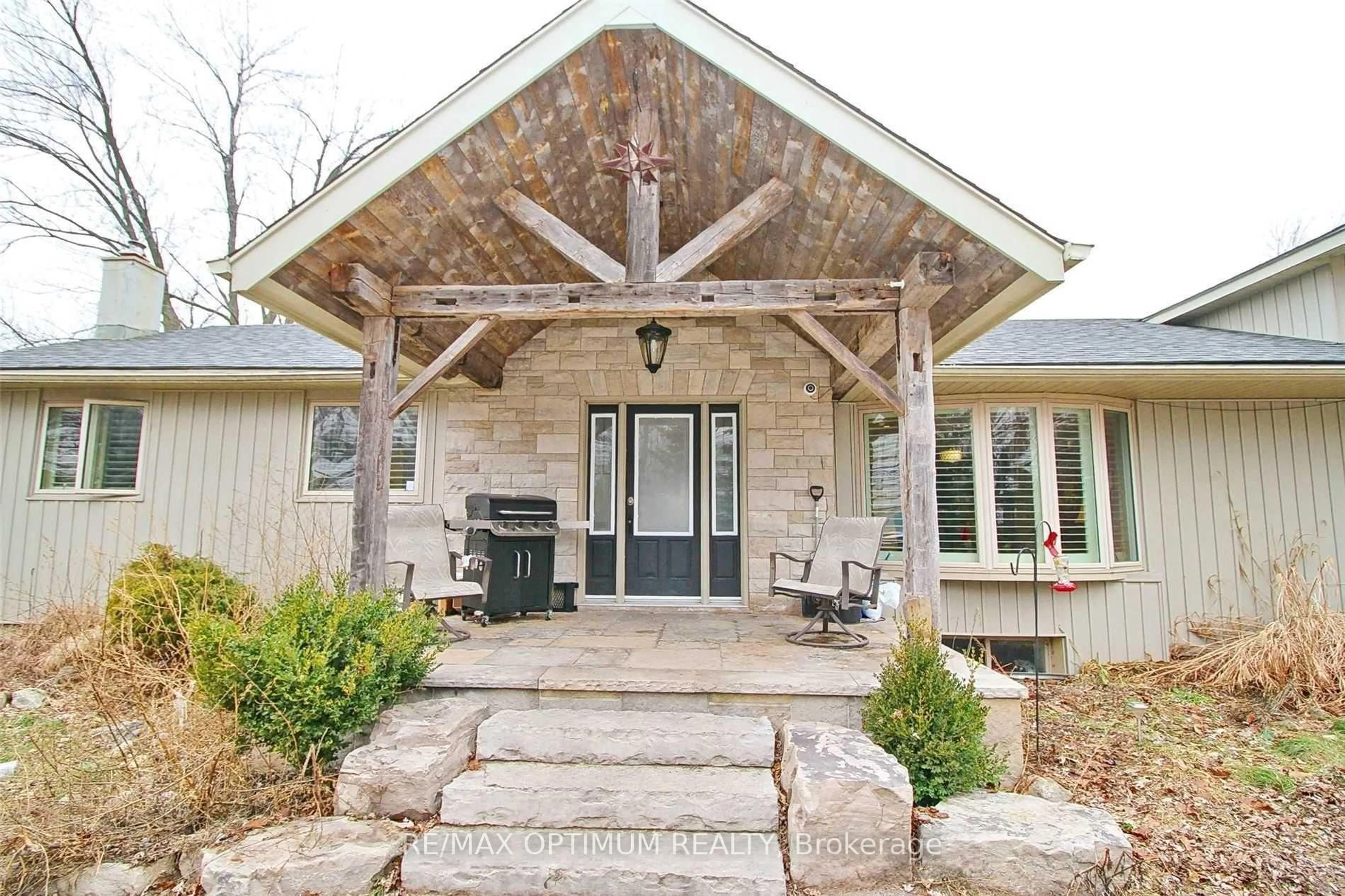 Patio, unknown for 9612 Wellington Rd #42, Erin Ontario L7G 4S8