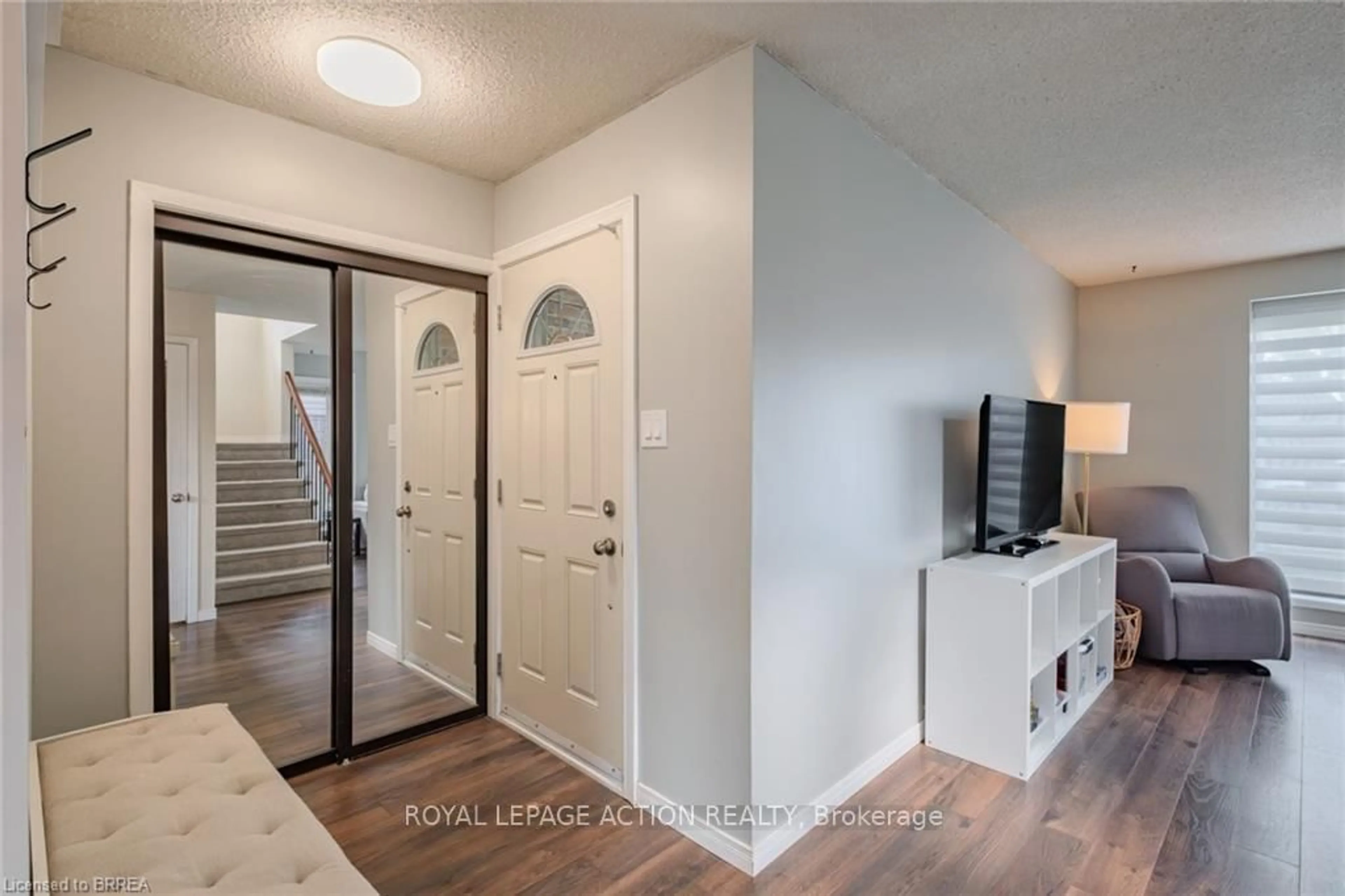 Indoor entryway for 24 Hallmark St, Brantford Ontario N3P 1A5