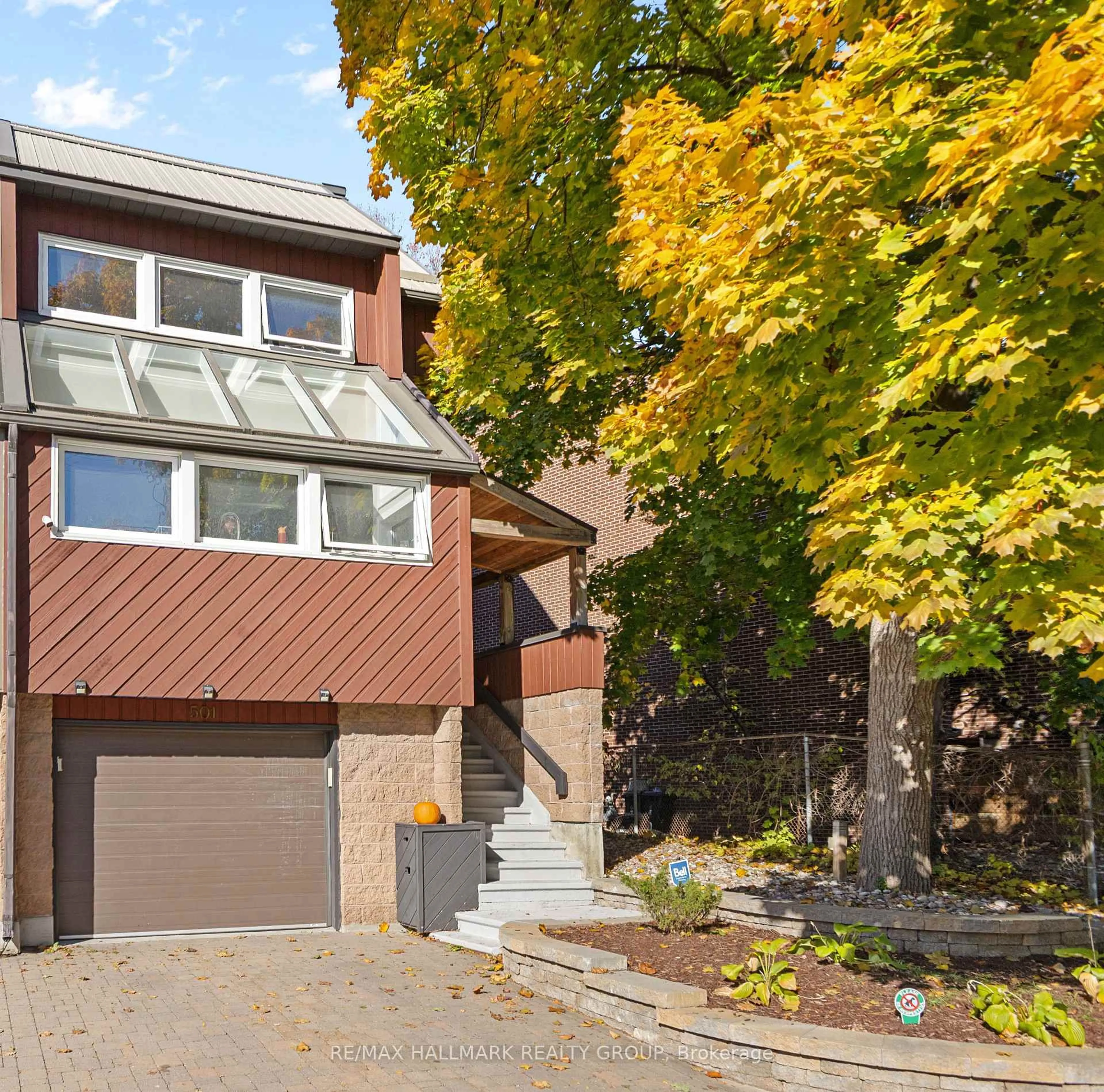 Home with brick exterior material, street for 501 Wilbrod St, Ottawa Ontario K1N 5R4
