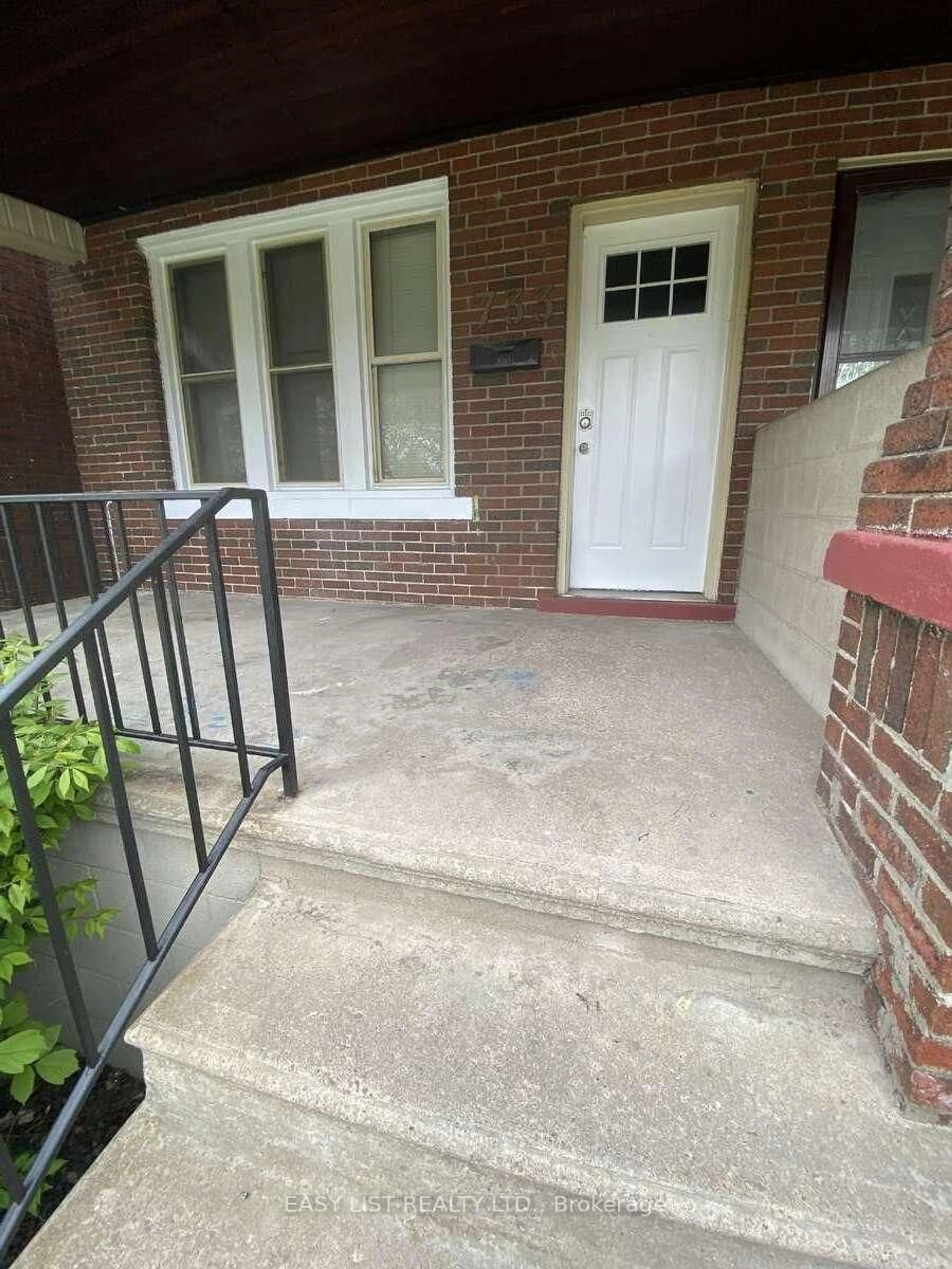 Unknown for 731-733 Partington Ave, Windsor Ontario N9B 2N6