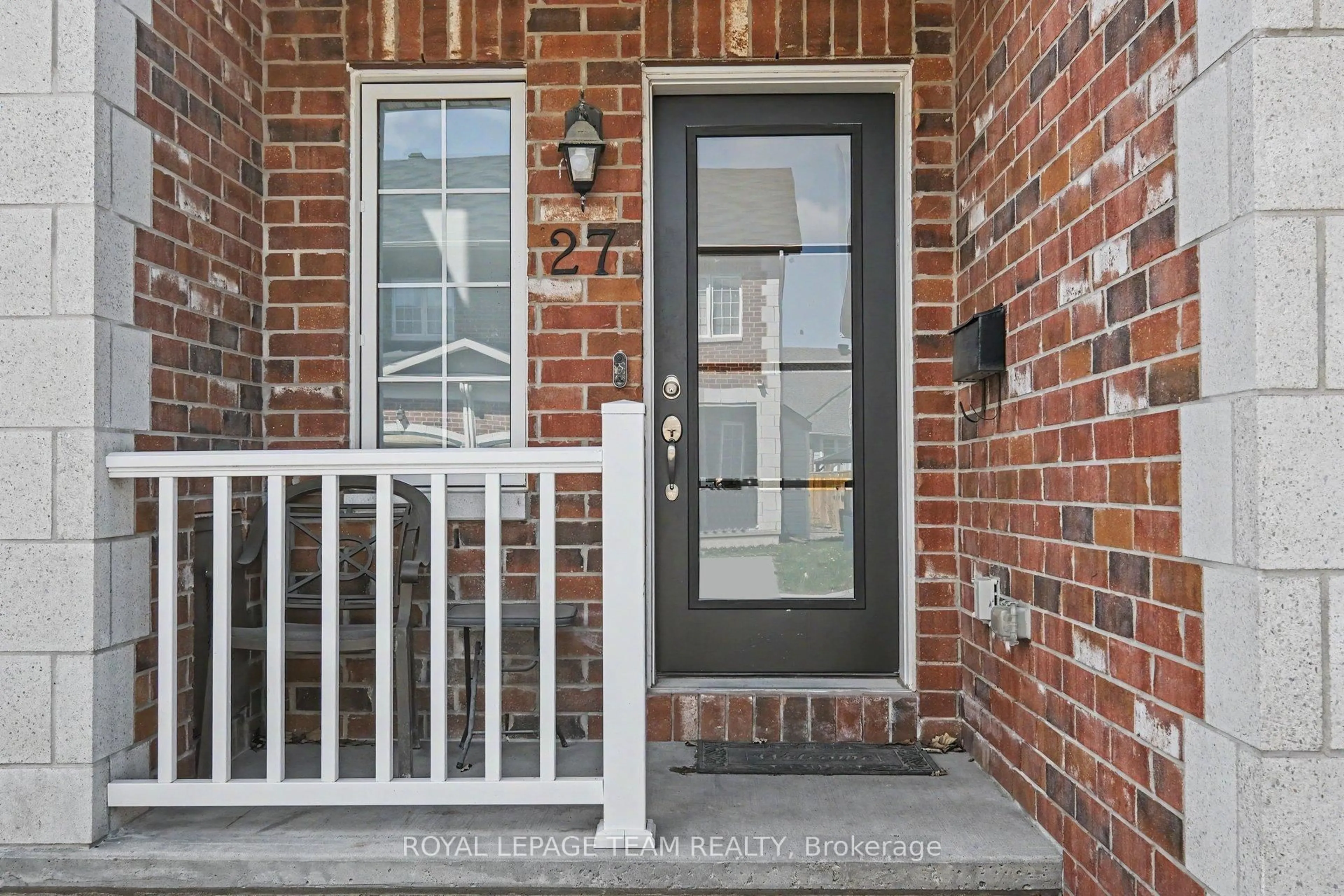 Indoor entryway for 27 Dundalk Private, Ottawa Ontario K2J 0J5