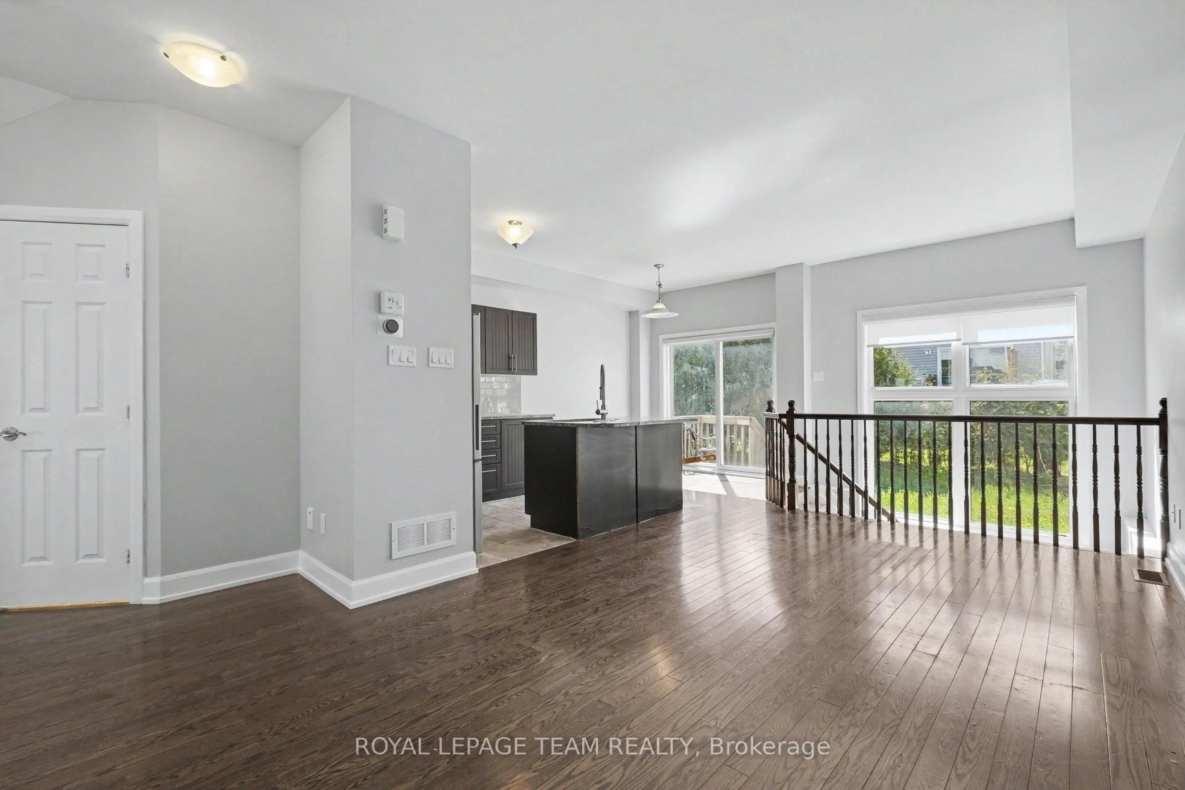 Indoor entryway for 27 Dundalk Private, Ottawa Ontario K2J 0J5