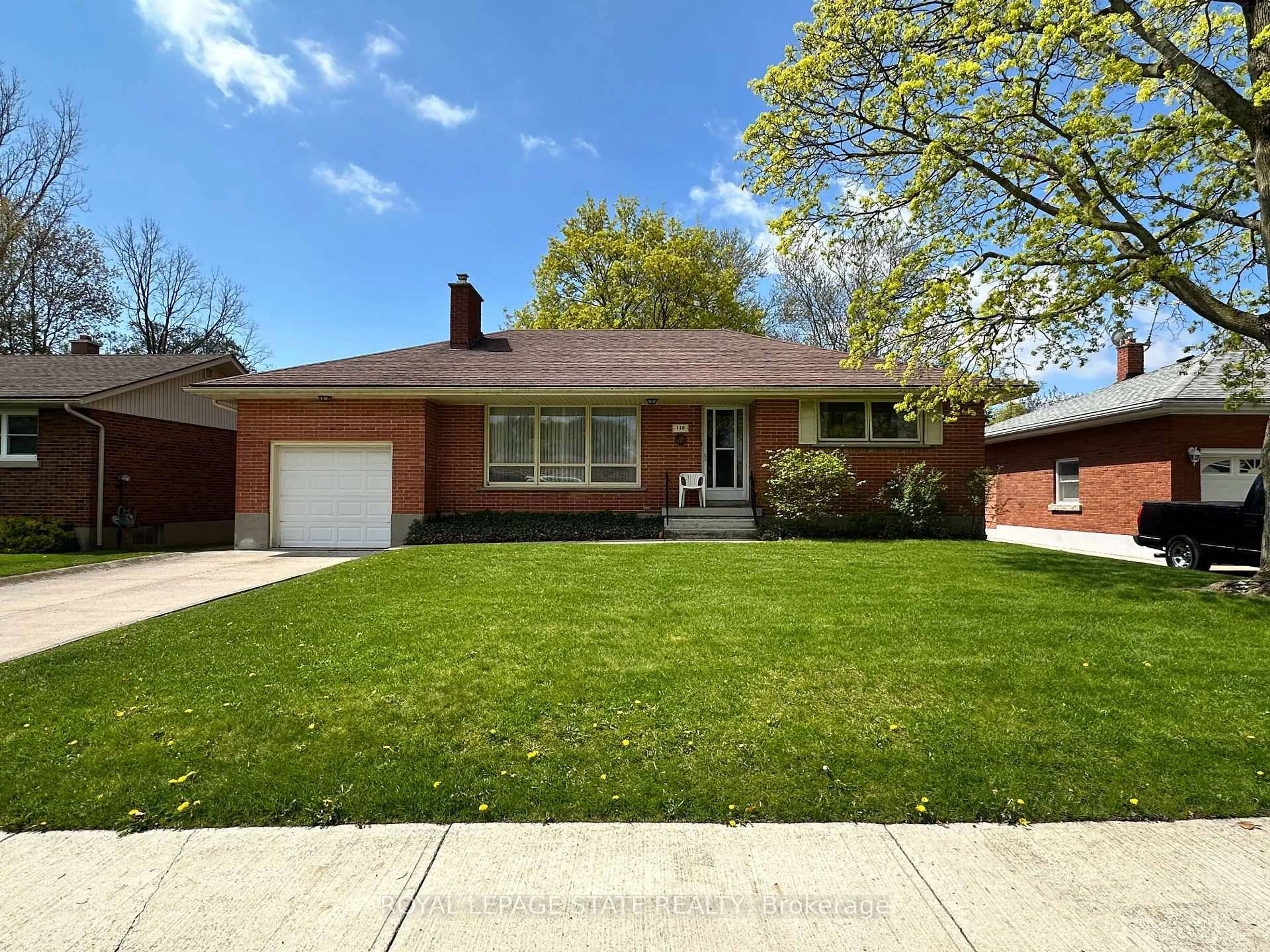Home with brick exterior material, street for 130 Gardiner Ave, Haldimand Ontario N1A 1A8