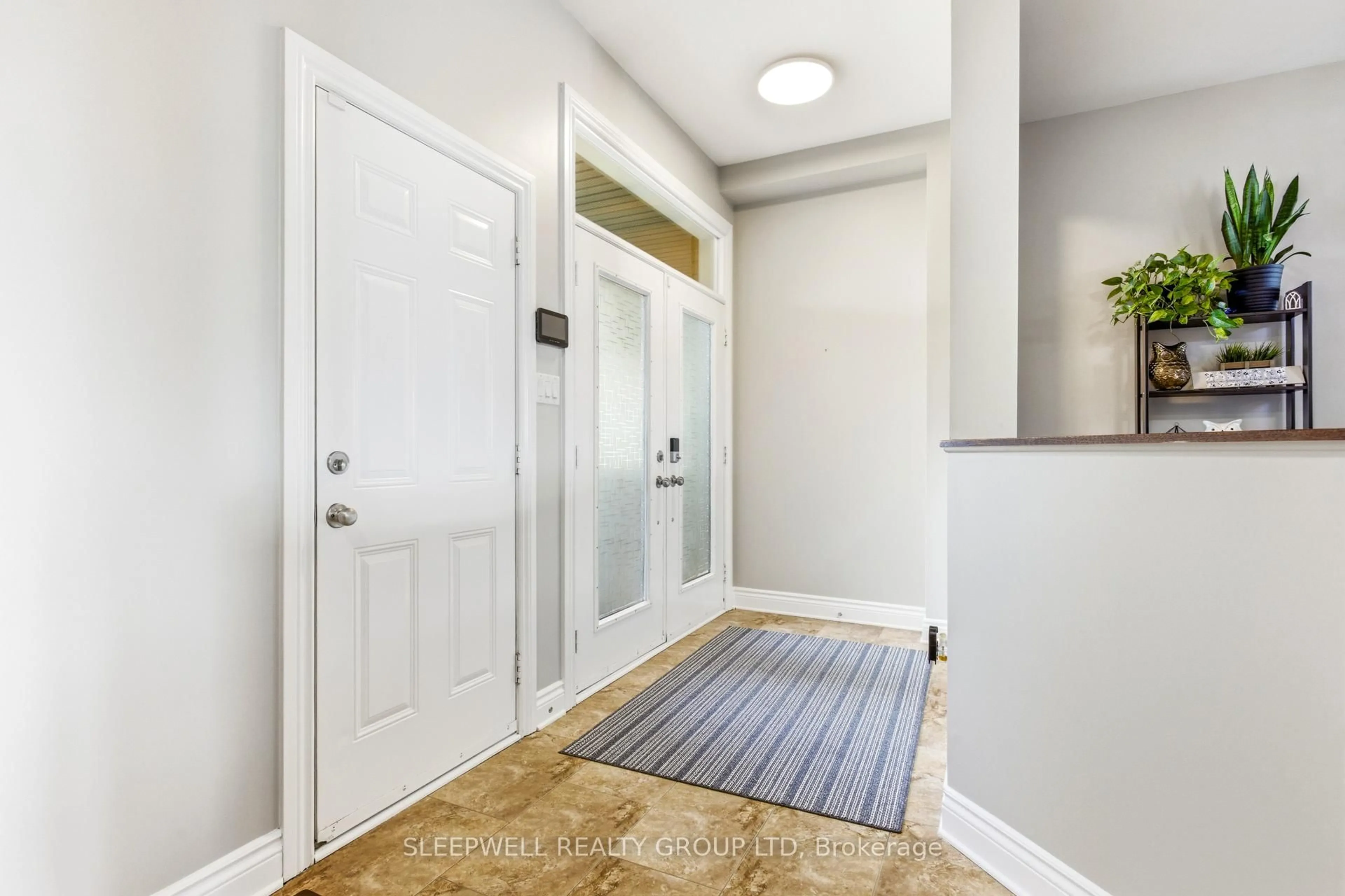 Indoor entryway for 6826 Breanna Cardill St, Greely Ontario K4P 0C1