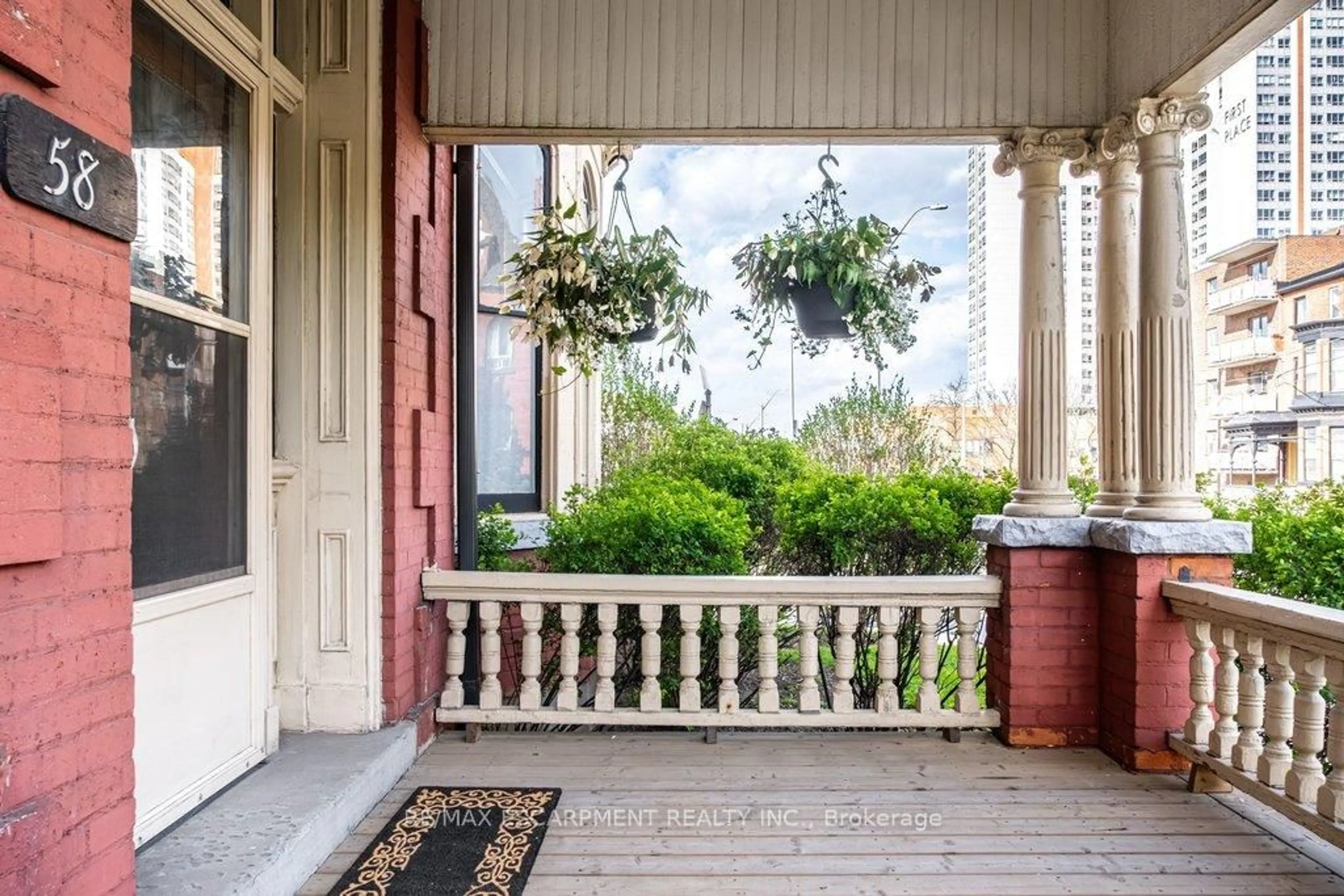 Patio, street for 58 Wellington St, Hamilton Ontario L8N 2R1
