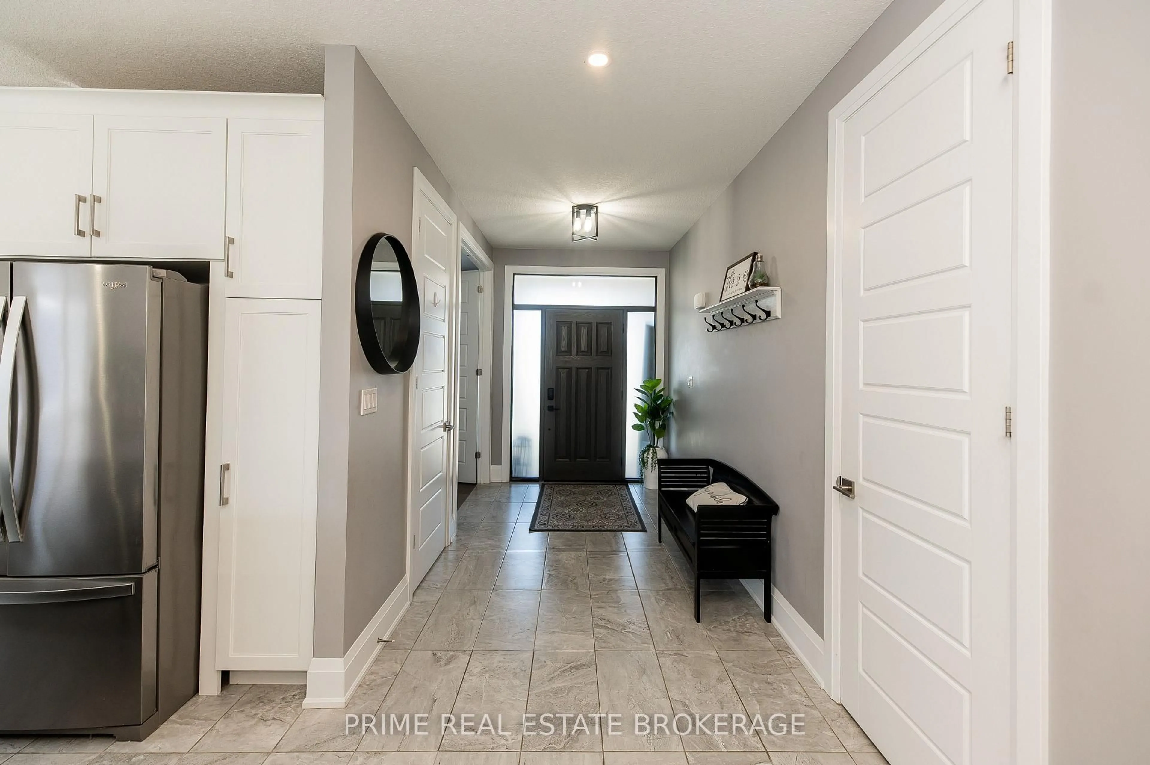 Indoor entryway for 225 Leitch St, Dutton/Dunwich Ontario N0L 1J0