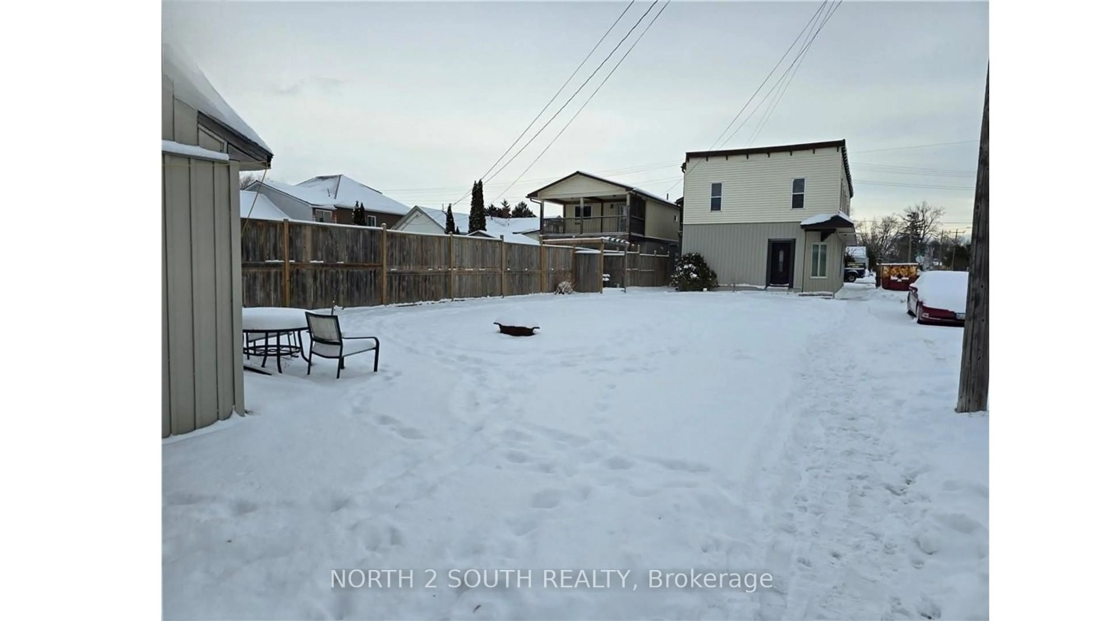 Patio, street for 189 Townline St, Norfolk Ontario N0E 1P0
