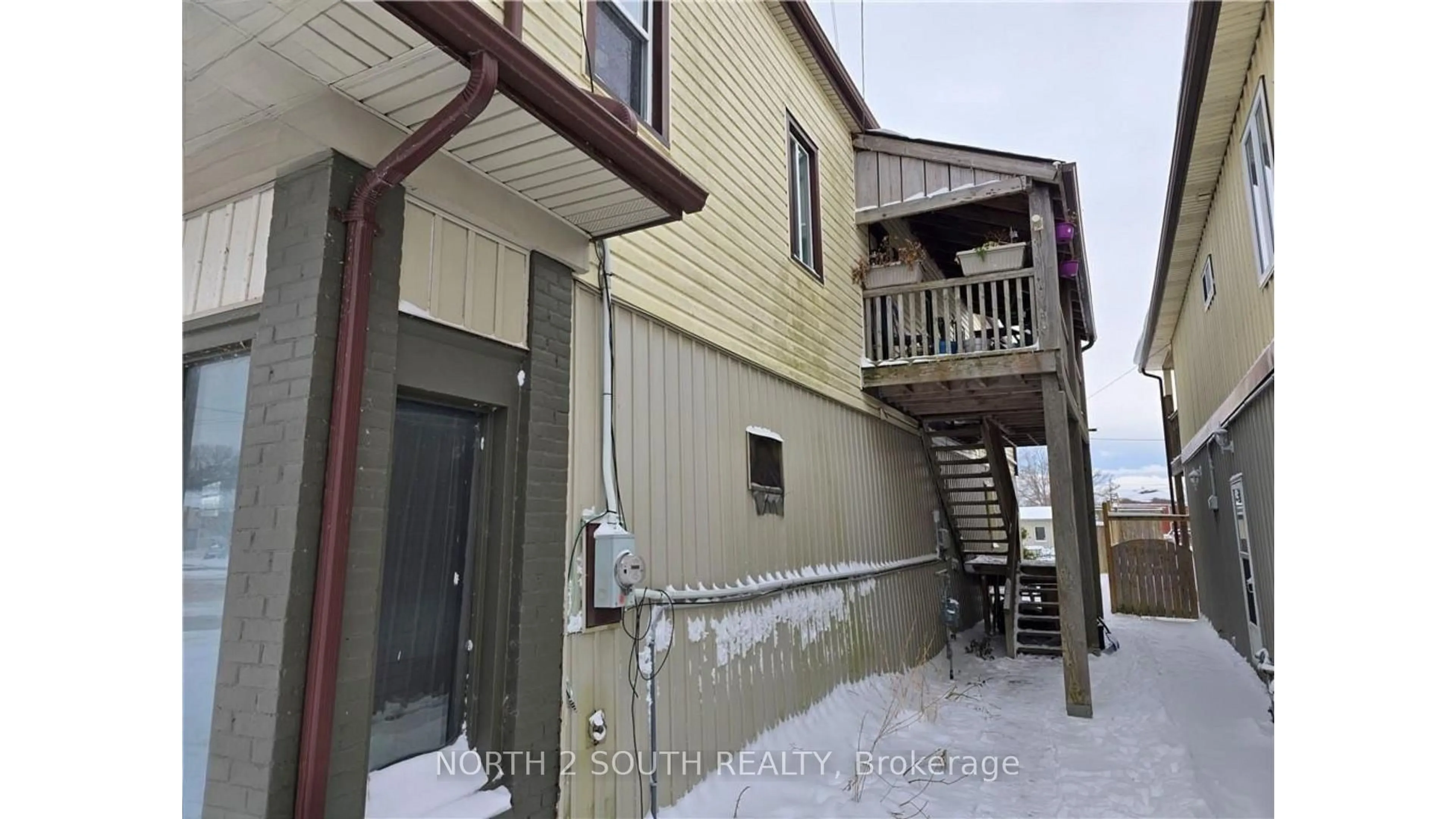 Patio, building for 189 Townline St, Norfolk Ontario N0E 1P0