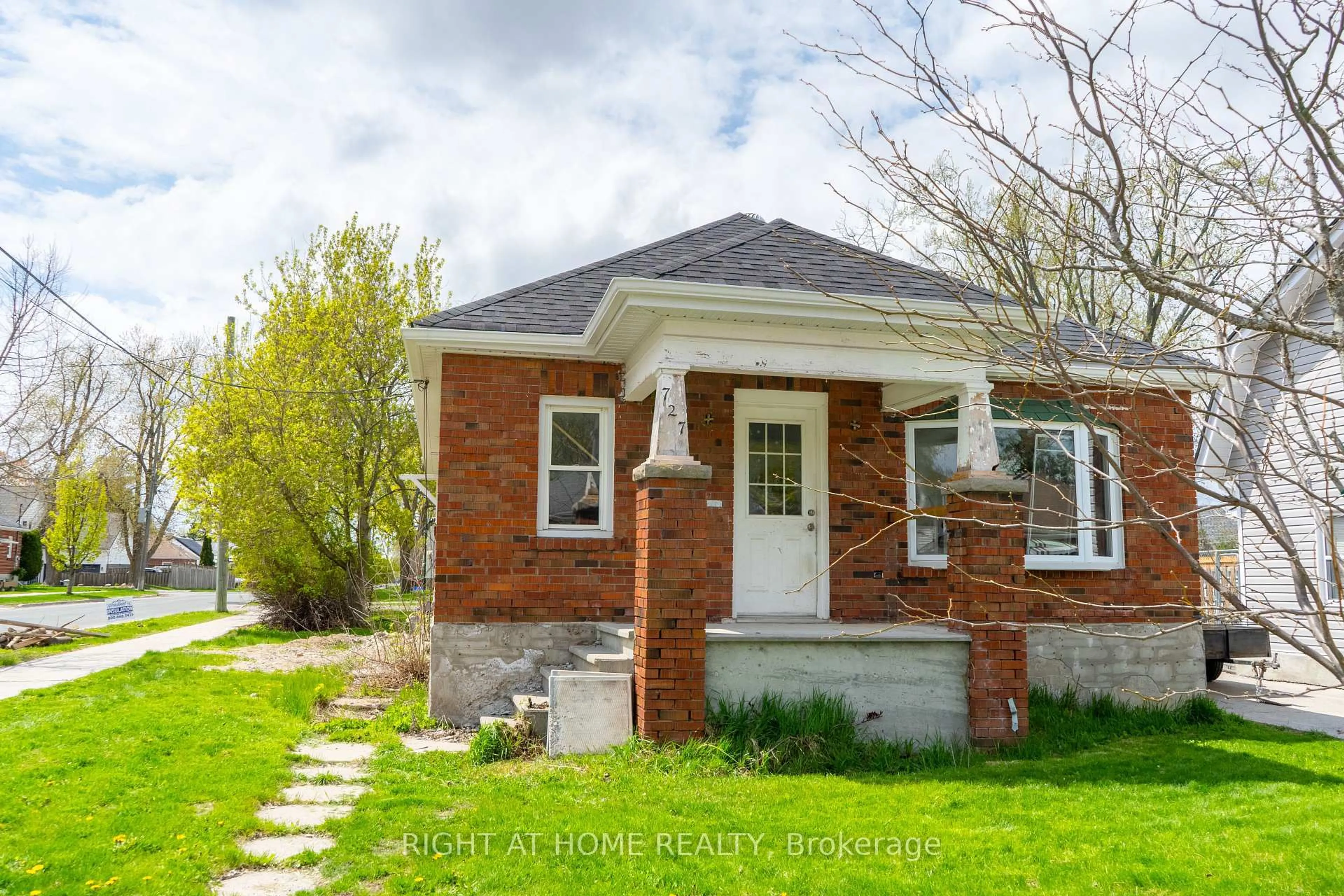 Home with brick exterior material, street for 727 Payne St, Peterborough Ontario K9J 2Z9
