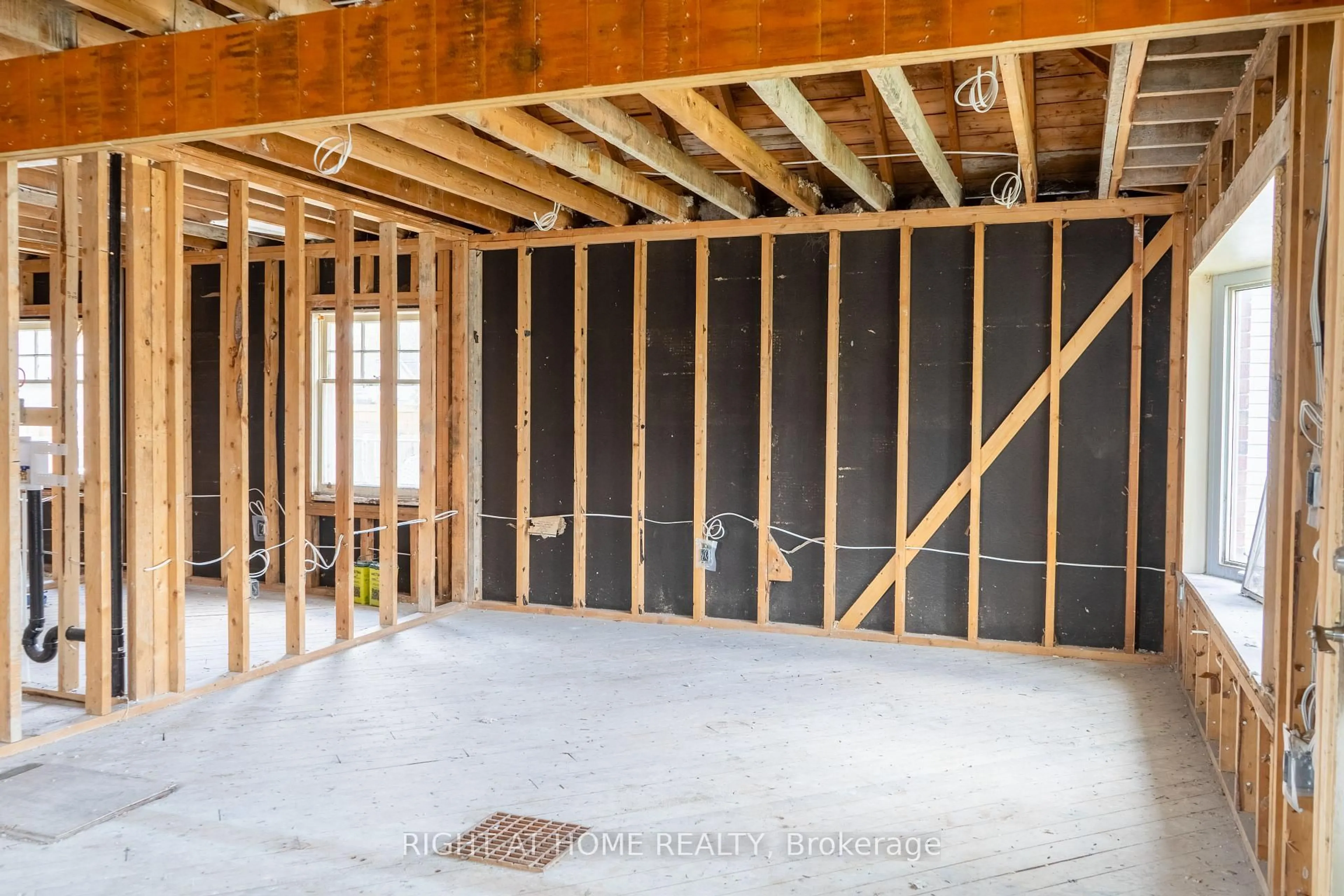 A pic of a room for 727 Payne St, Peterborough Ontario K9J 2Z9