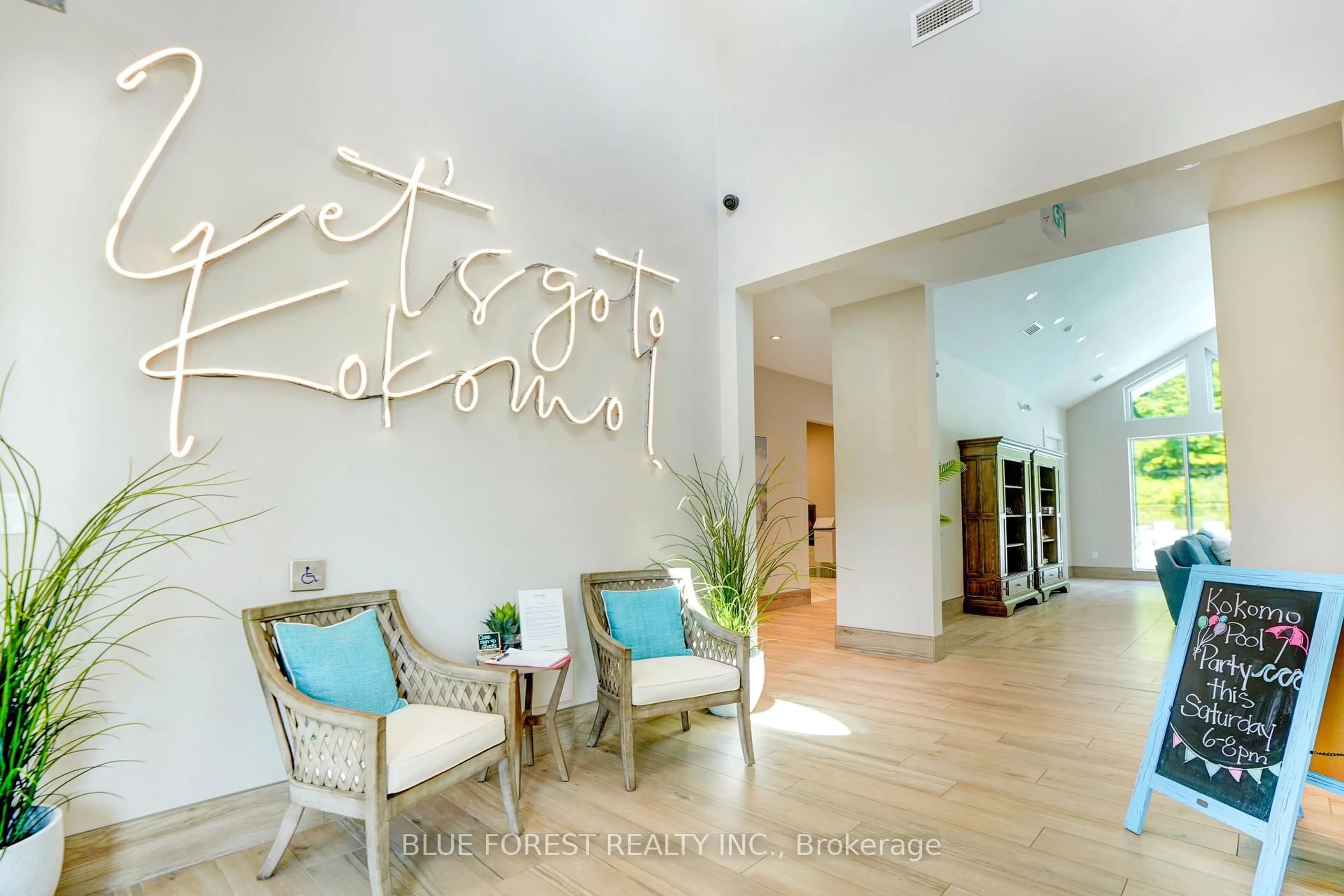 Indoor foyer for 74 The Promenade, Central Elgin Ontario N5L 1C5