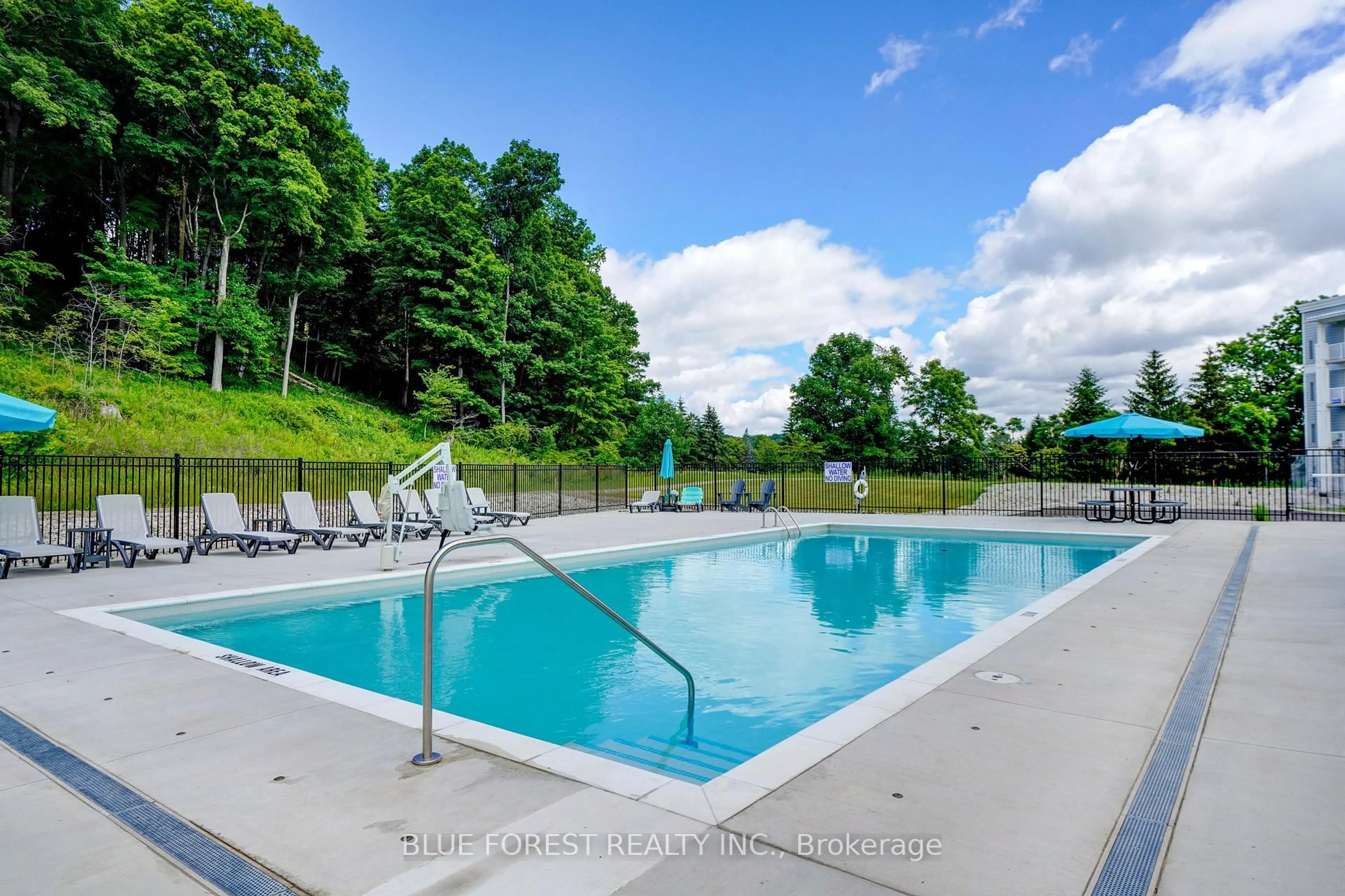 Pool for 27 Harbour Way, Central Elgin Ontario N5L 1C5