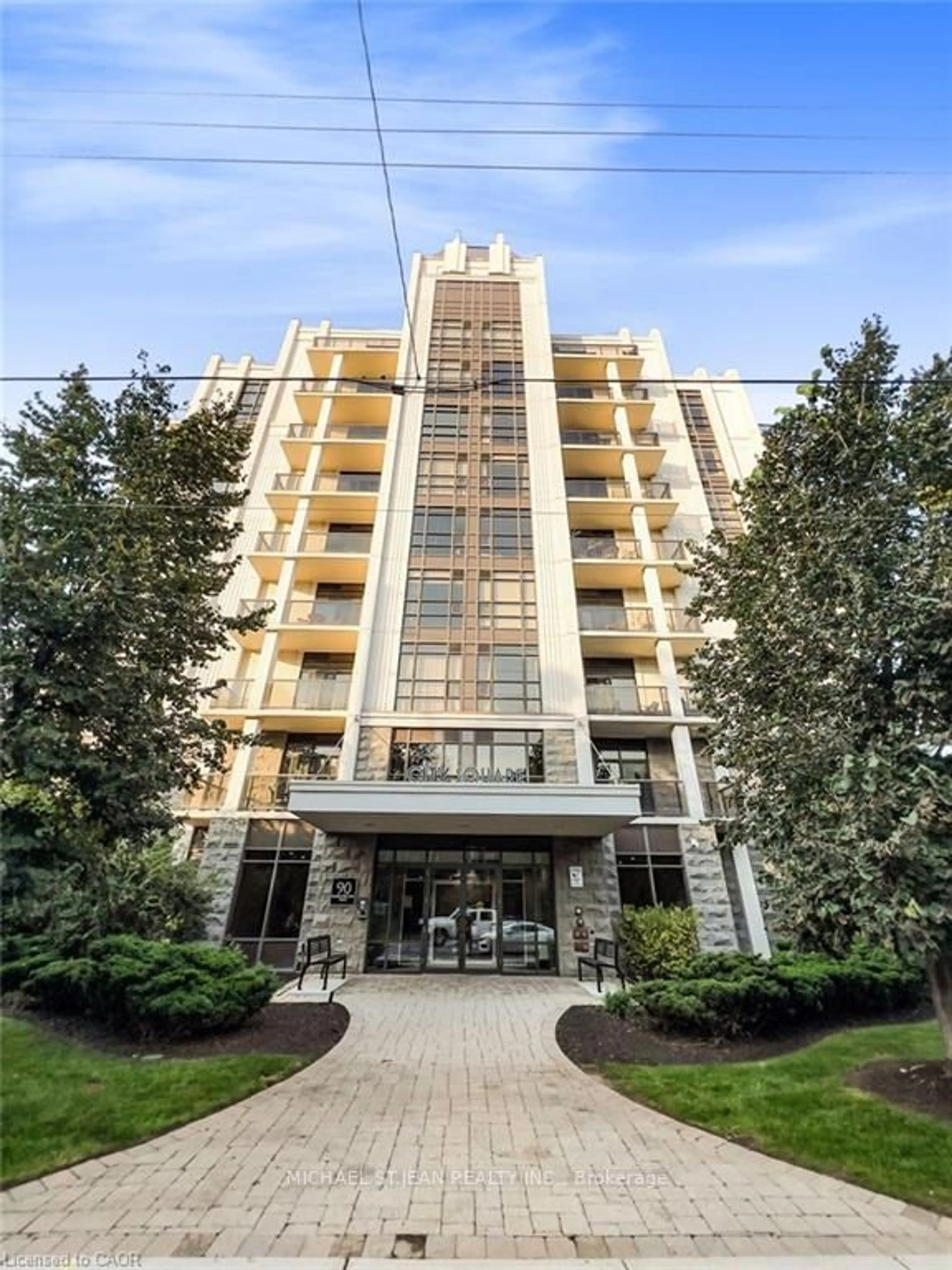 Indoor foyer for 90 Charlton Ave #801, Hamilton Ontario L8P 0B4