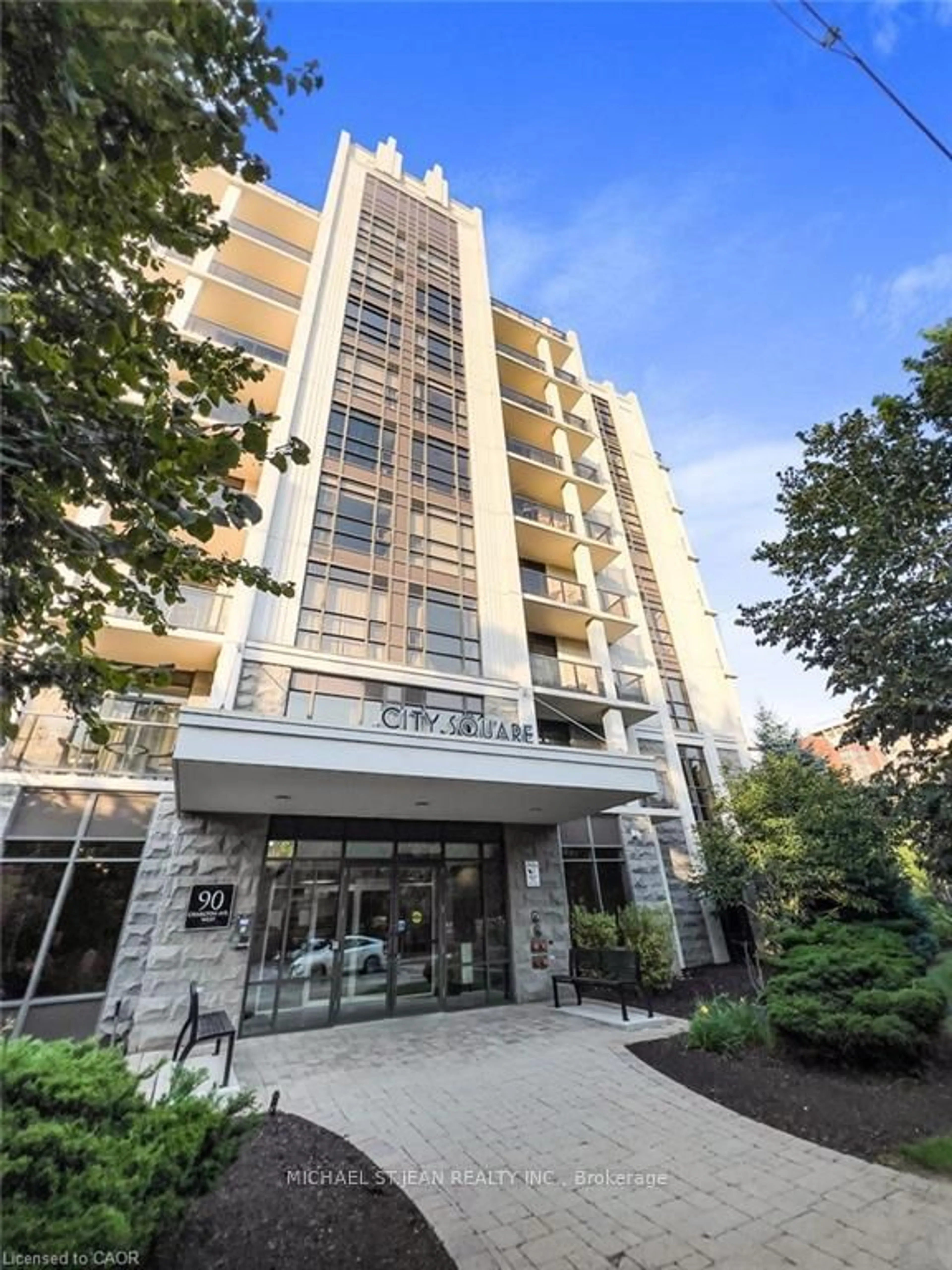 Indoor foyer for 90 Charlton Ave #801, Hamilton Ontario L8P 0B4