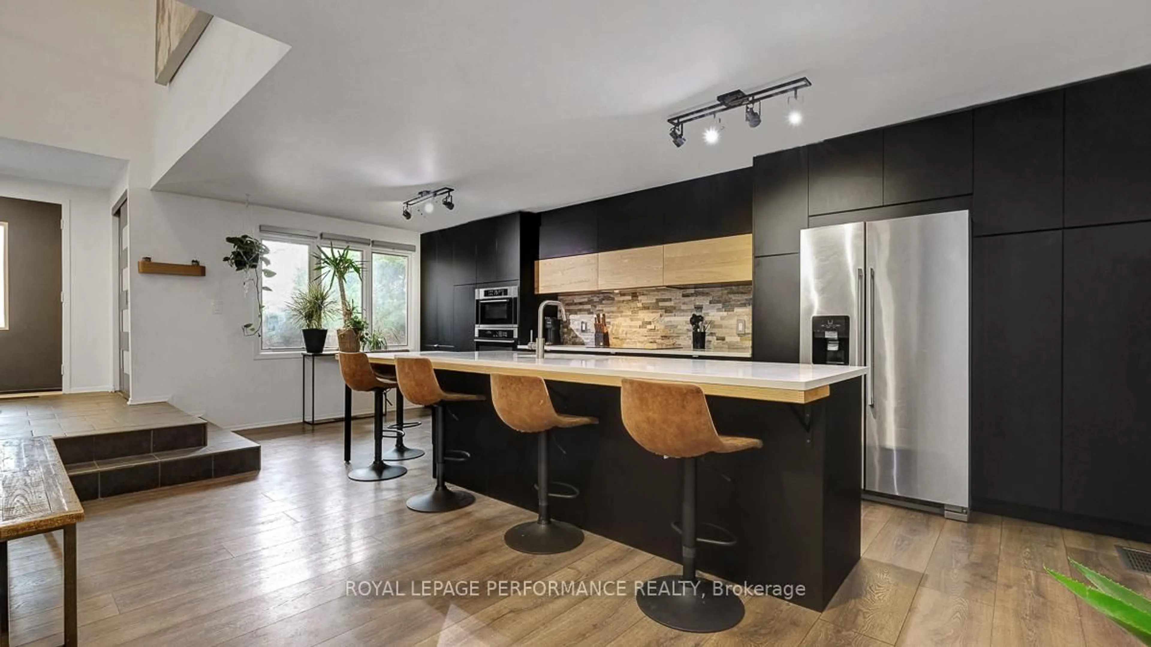 Contemporary kitchen, unknown for 510 Foxview Pl, Ottawa Ontario K1K 4C4