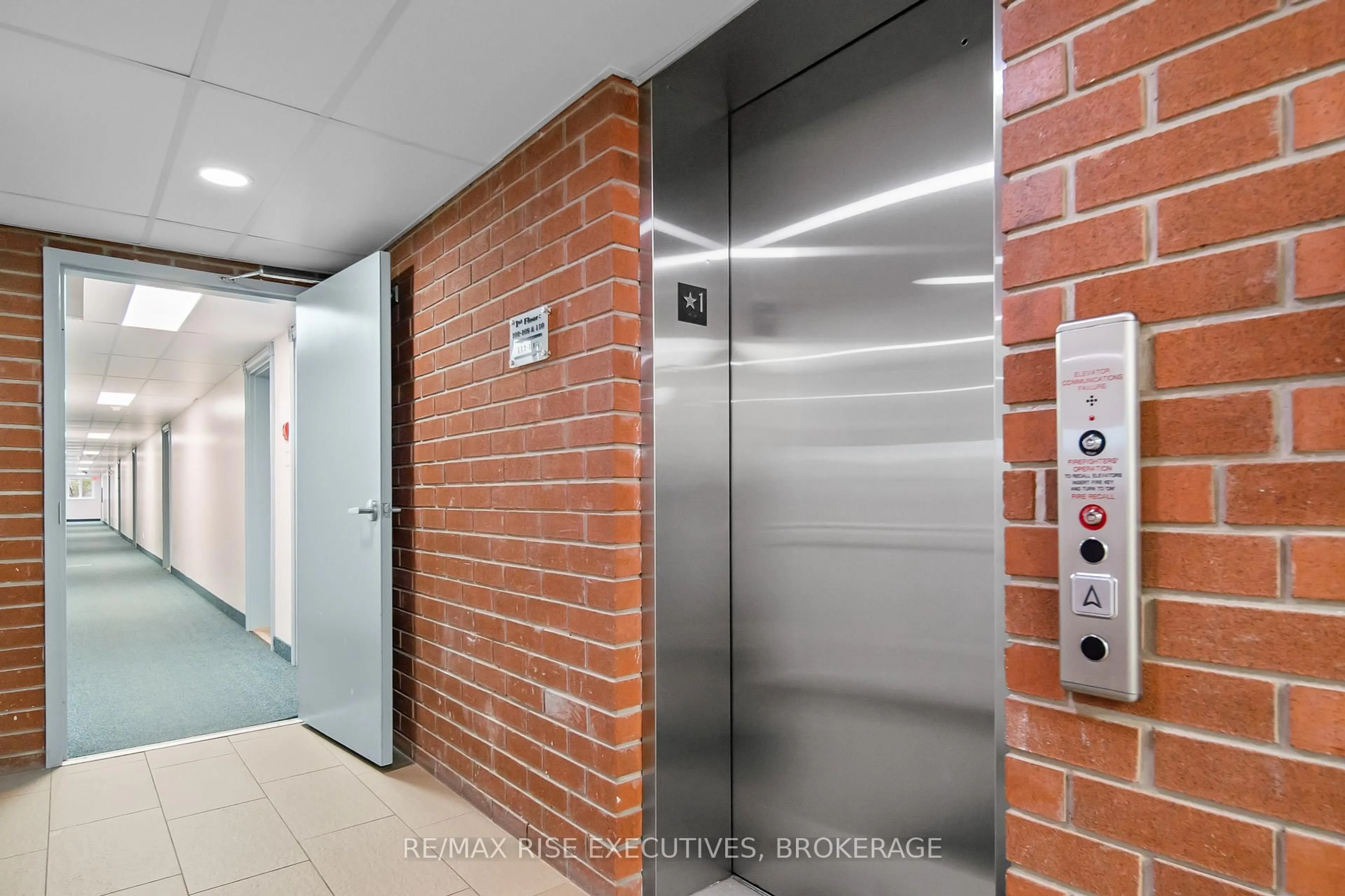 Indoor foyer for 566 Armstrong Rd #214, Kingston Ontario K7M 8M2