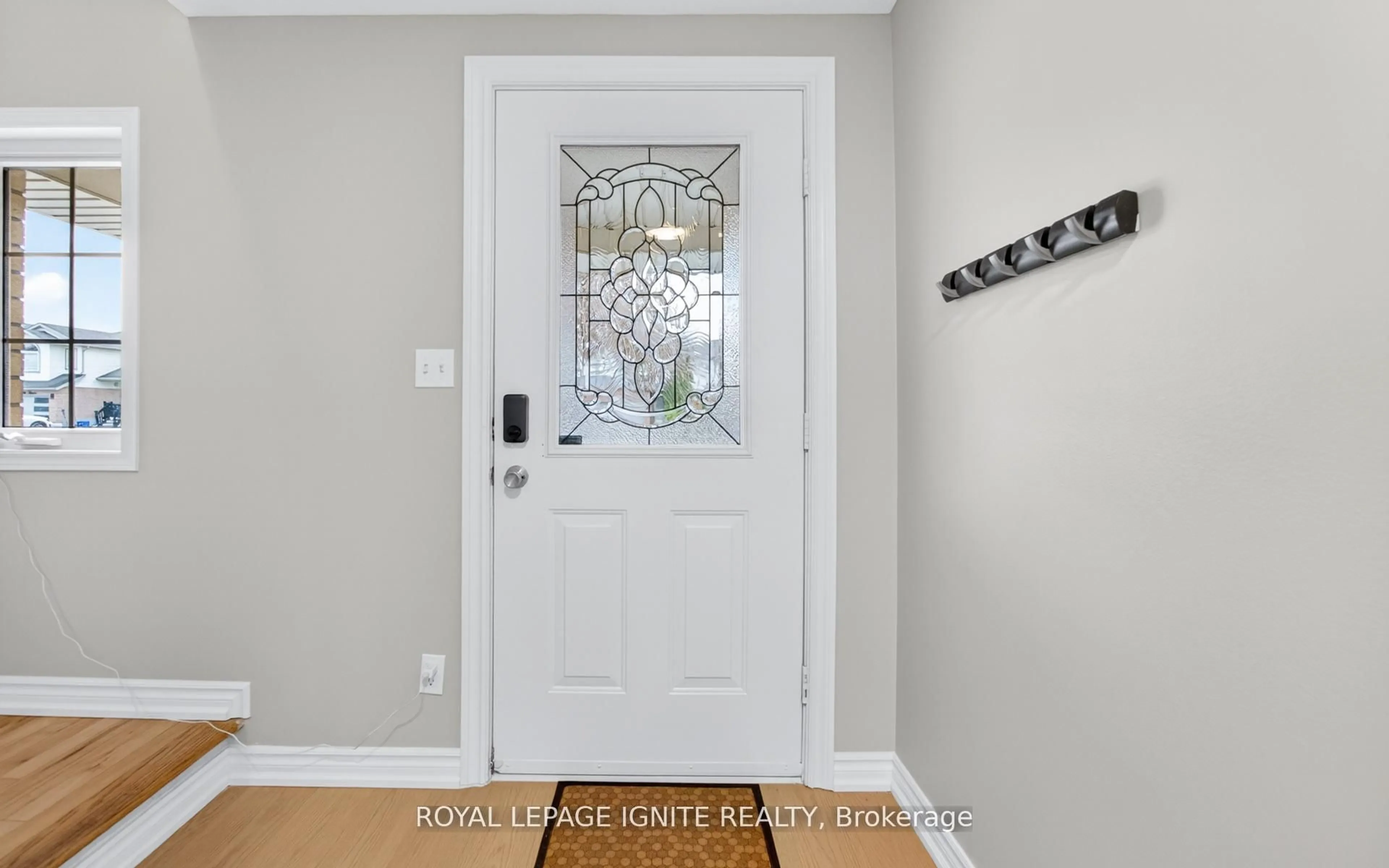 Indoor entryway for 30 Bridlewreath St, Kitchener Ontario N2E 3V5