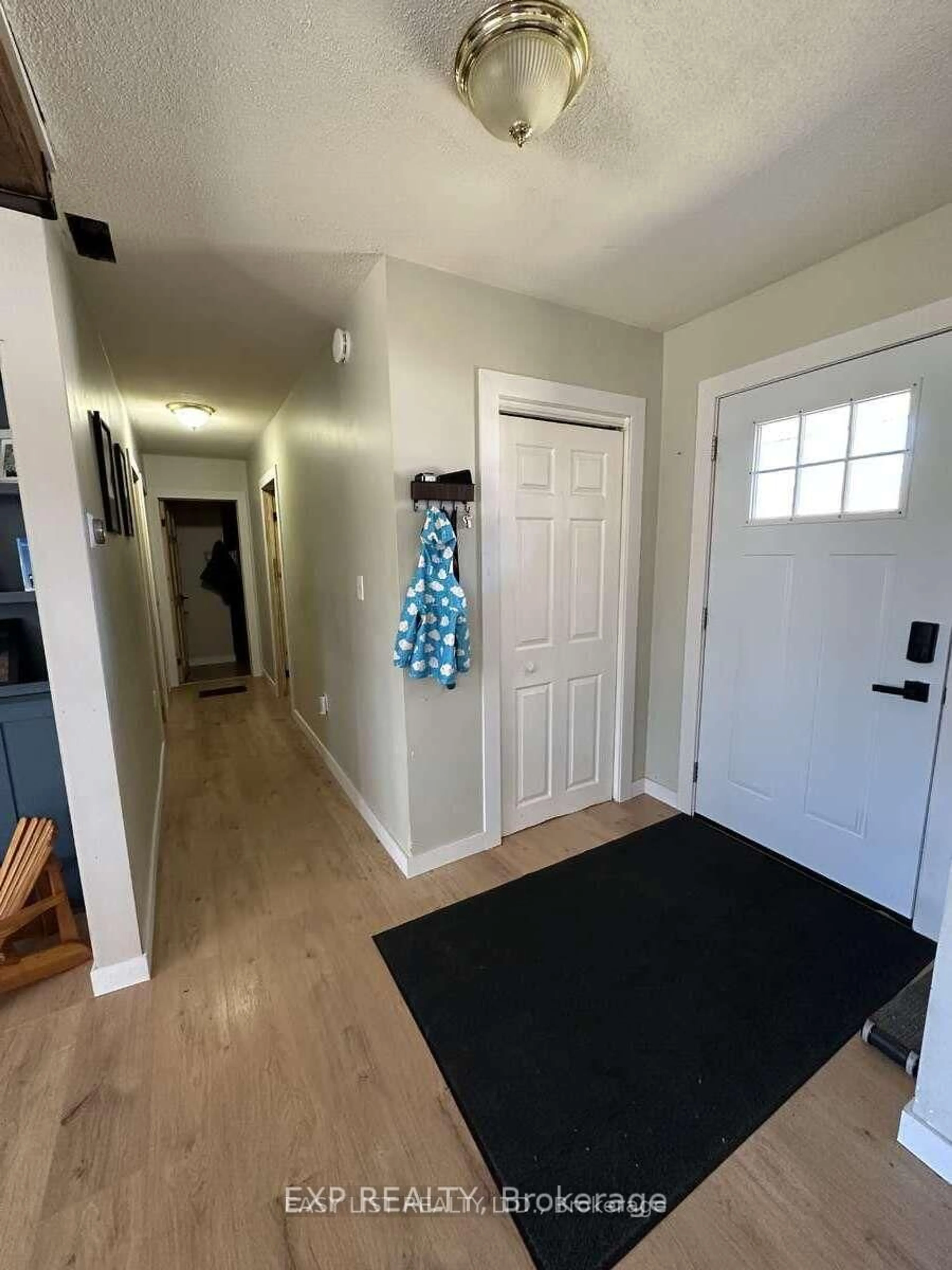 Indoor entryway for 7 Fitz Ave, South River Ontario P0A 1X0