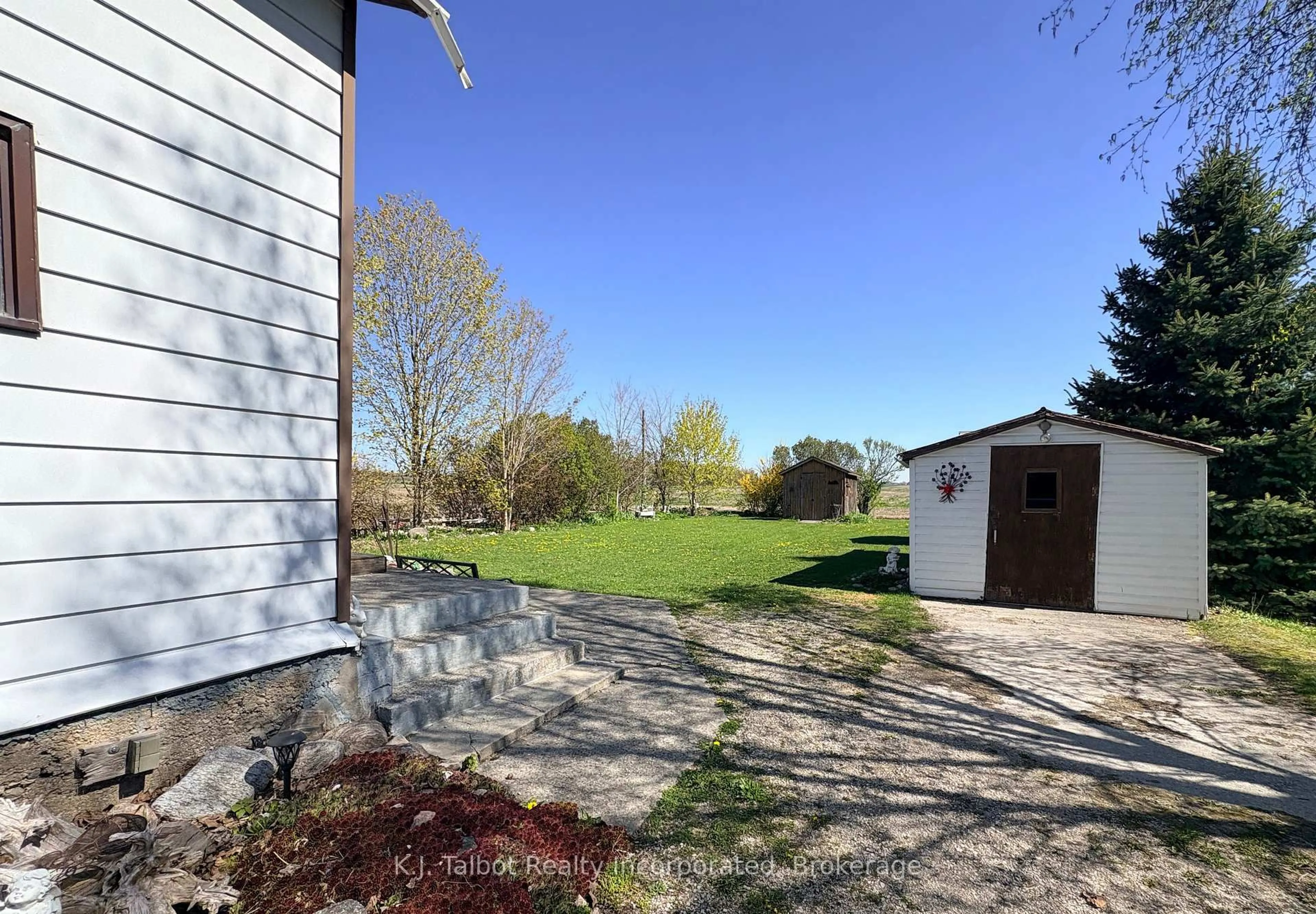 A pic from outside/outdoor area/front of a property/back of a property/a pic from drone, street for 32 Albert St, Ashfield-Colborne-Wawanosh Ontario N0M 1R0