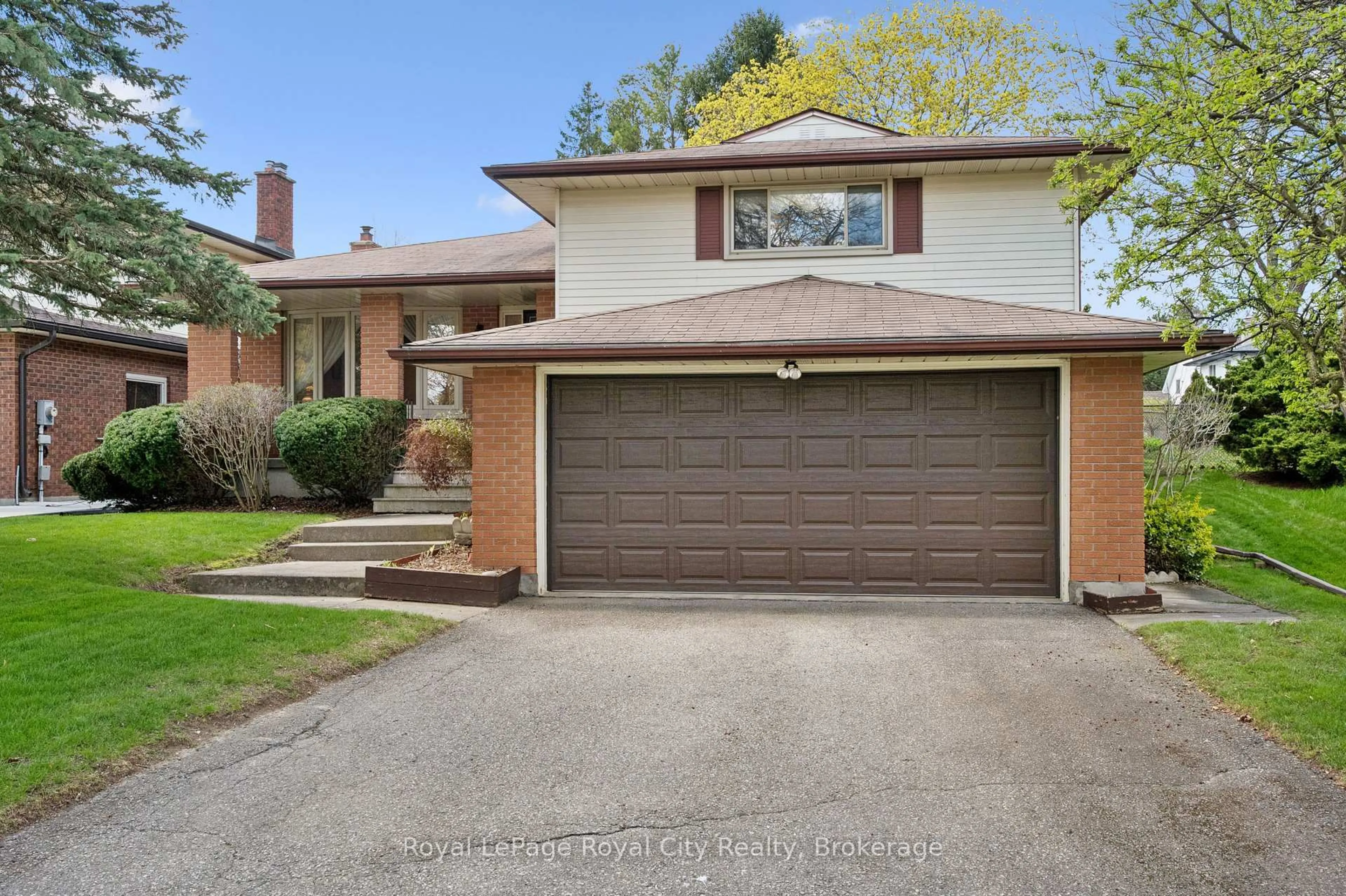 Home with brick exterior material, street for 3 Cabot Crt, Guelph Ontario N1G 3E4