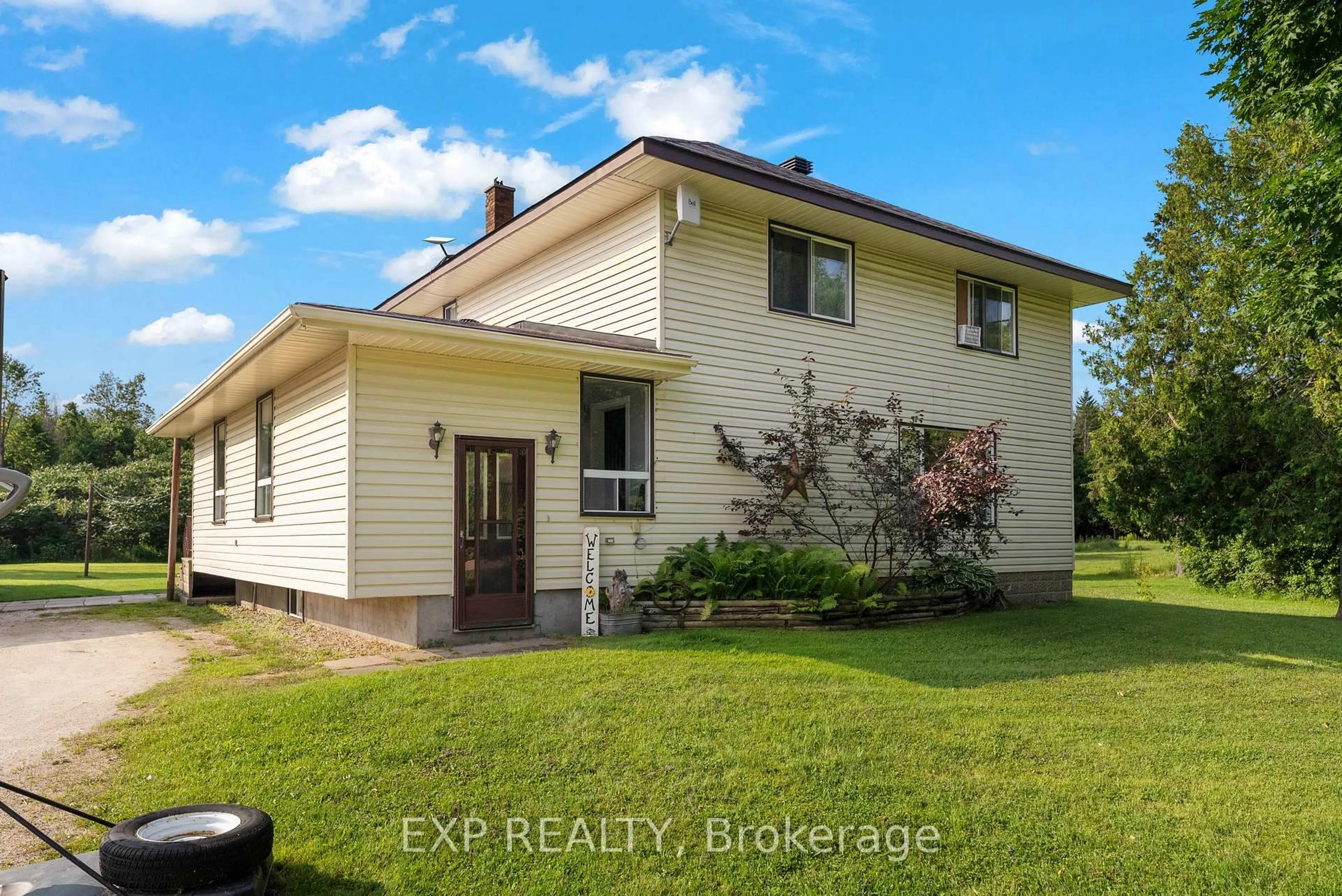 A pic from outside/outdoor area/front of a property/back of a property/a pic from drone, unknown for 2427 LOCHWINNOCH Rd, Renfrew Ontario K7V 3Z4