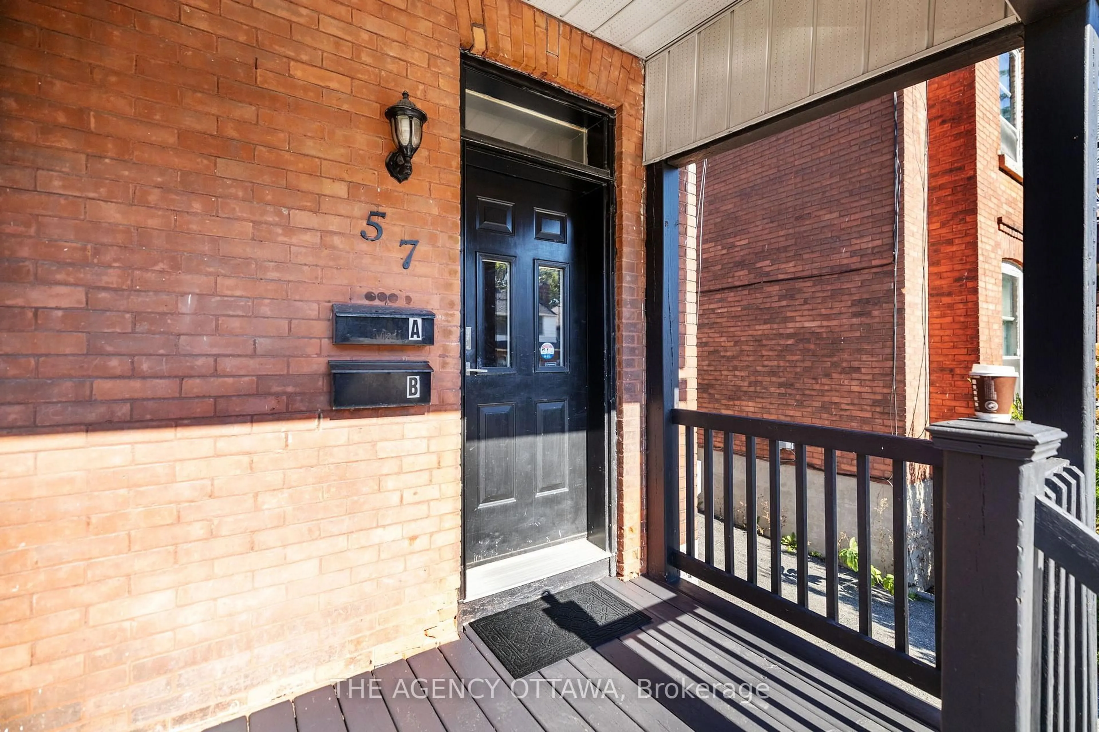Indoor entryway for 57 LEES Ave, Ottawa Ontario K1S 0B8