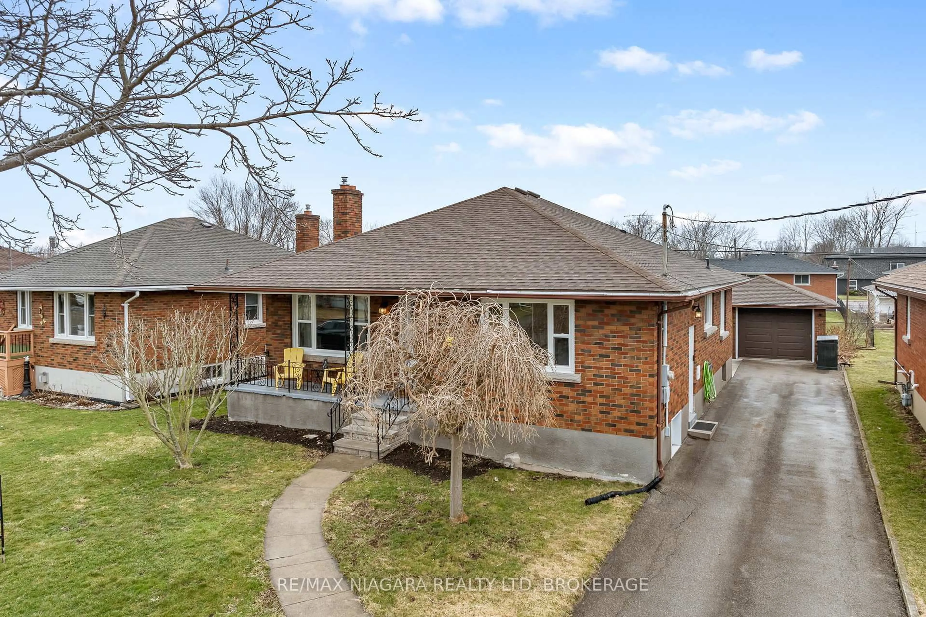 A pic from outside/outdoor area/front of a property/back of a property/a pic from drone, street for 96 Clarke St, Port Colborne Ontario L3K 2G3