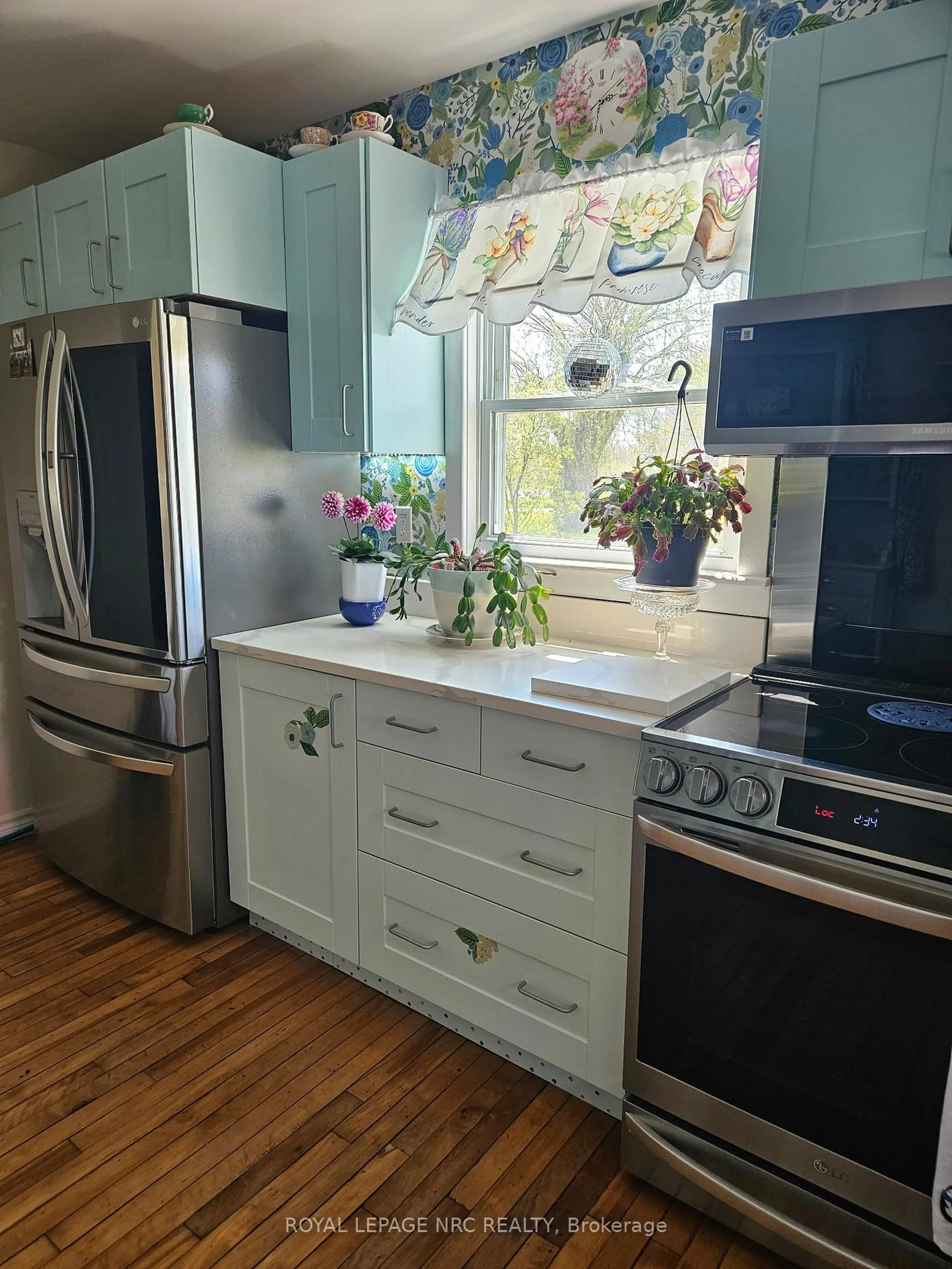 Open concept kitchen, unknown for 3636 Bowen Rd, Fort Erie Ontario L0S 1S0