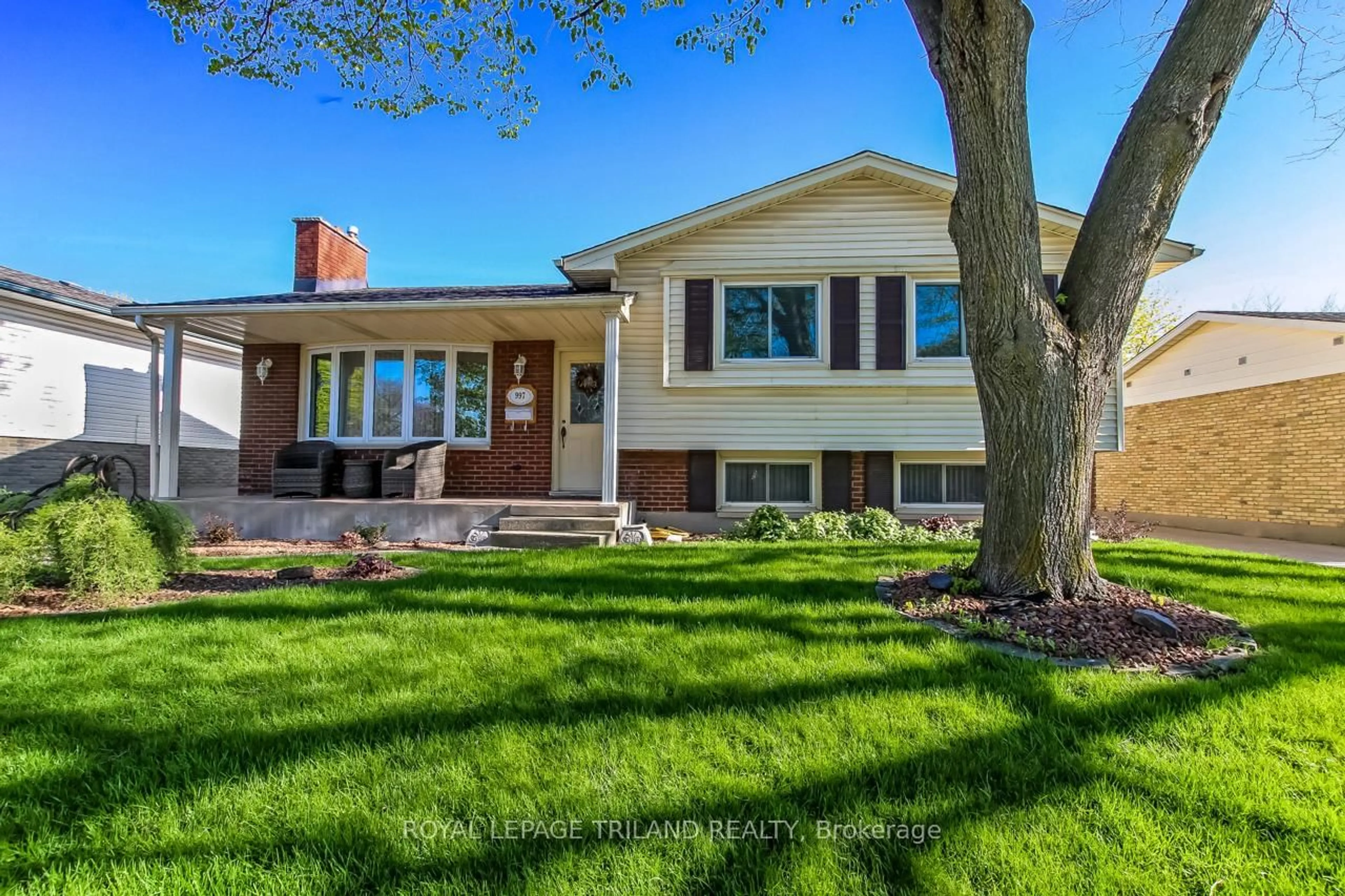 Home with brick exterior material, street for 997 Osgoode Dr, London South Ontario N6E 1C9