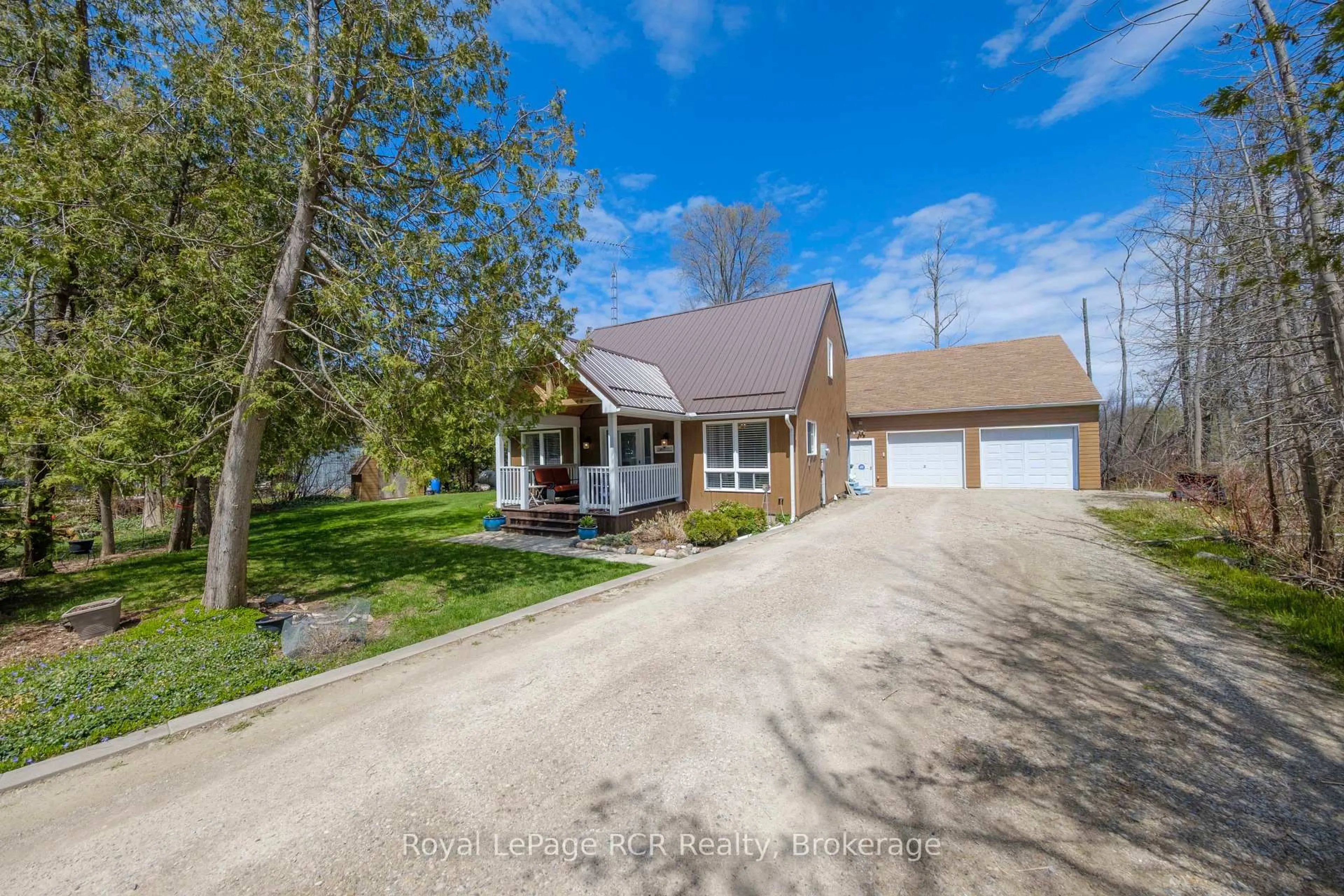 A pic from outside/outdoor area/front of a property/back of a property/a pic from drone, street for 14 Whippoorwill Lane, Kincardine Ontario N2Z 2X6