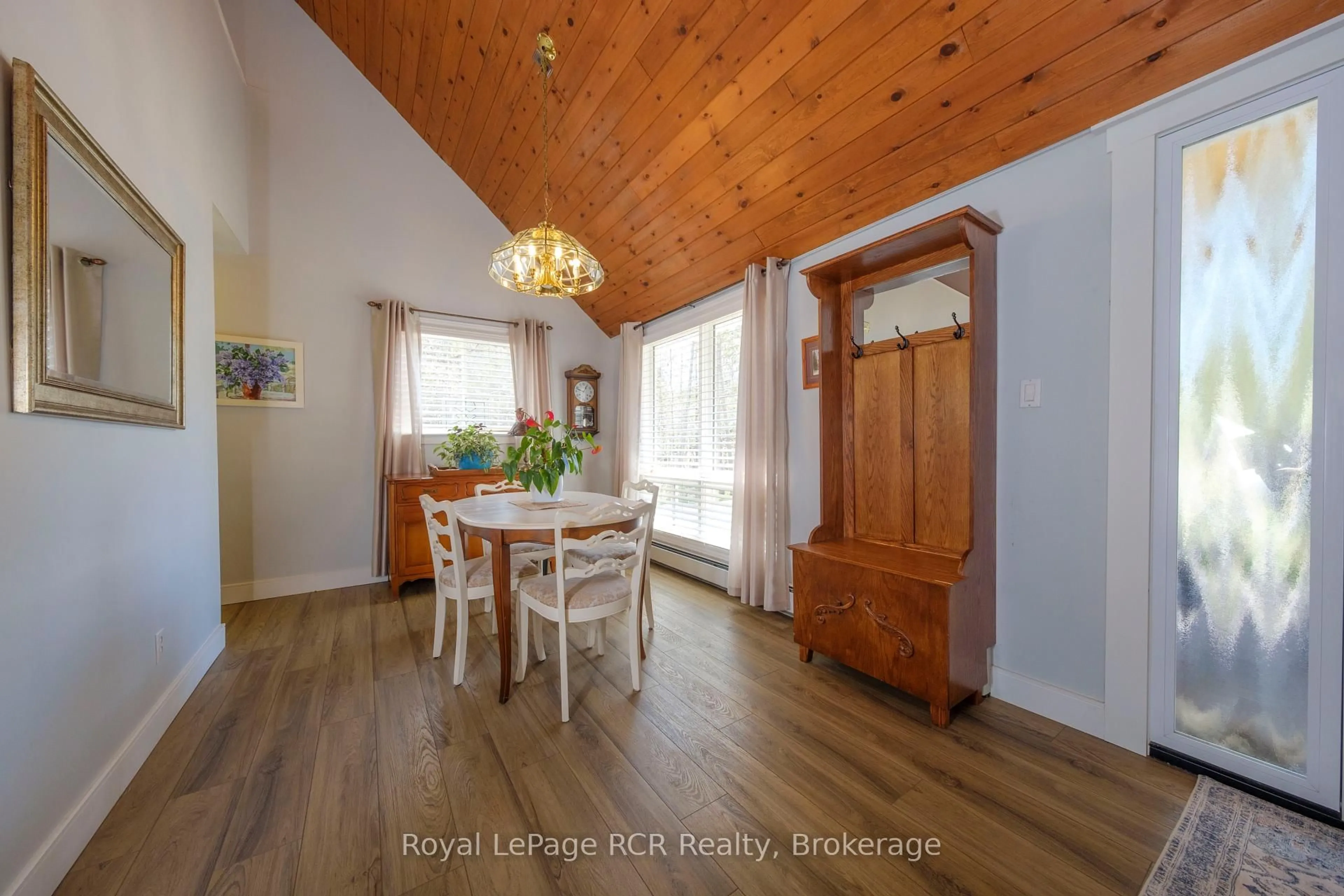 Dining room, wood/laminate floor for 14 Whippoorwill Lane, Kincardine Ontario N2Z 2X6