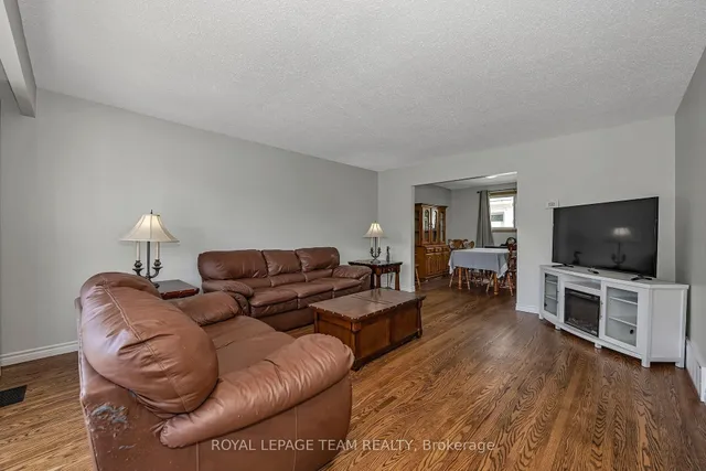 73 Southpark Dr, Ottawa 5
