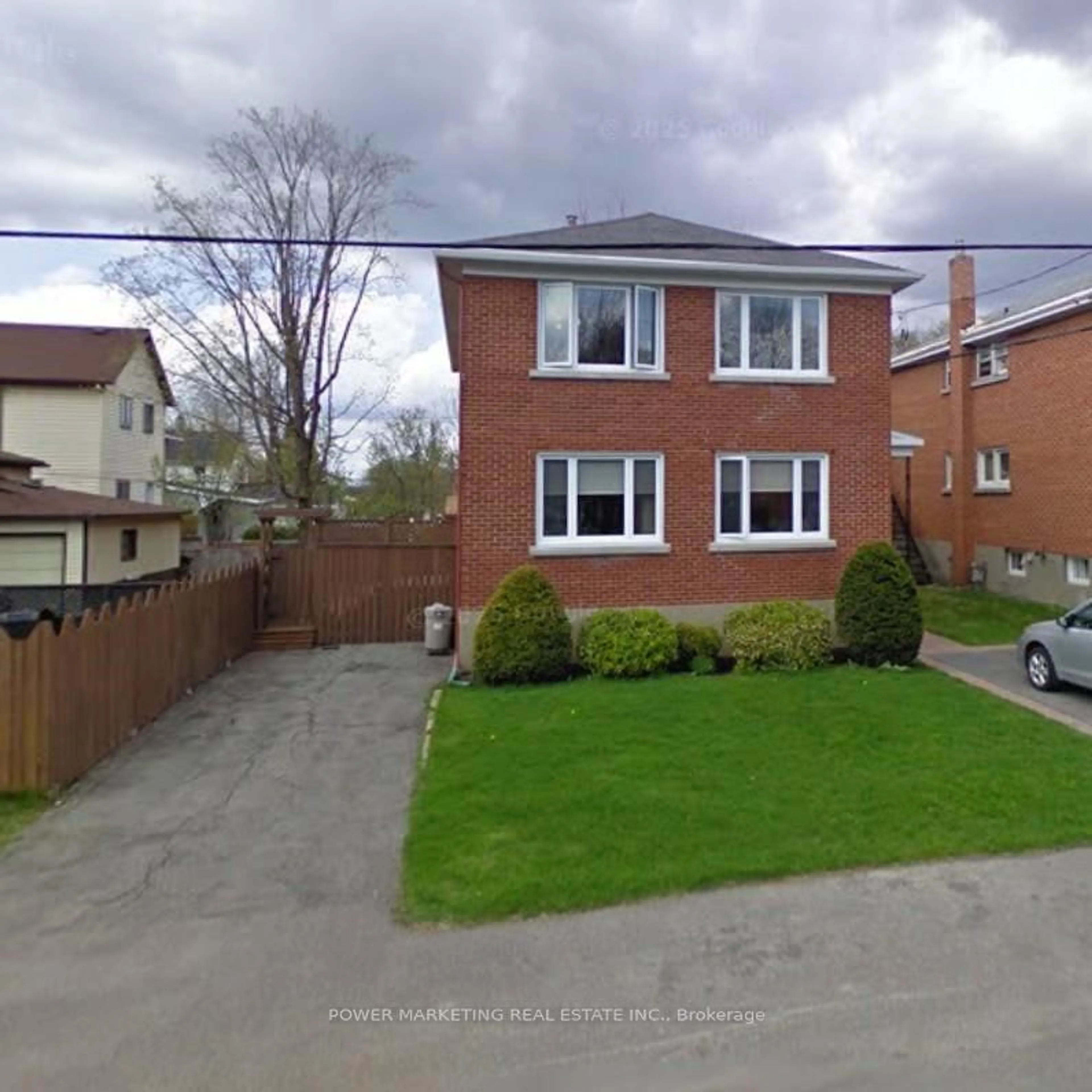 A pic from outside/outdoor area/front of a property/back of a property/a pic from drone, street for 391 Greenwood Ave, Ottawa Ontario K2A 0X4